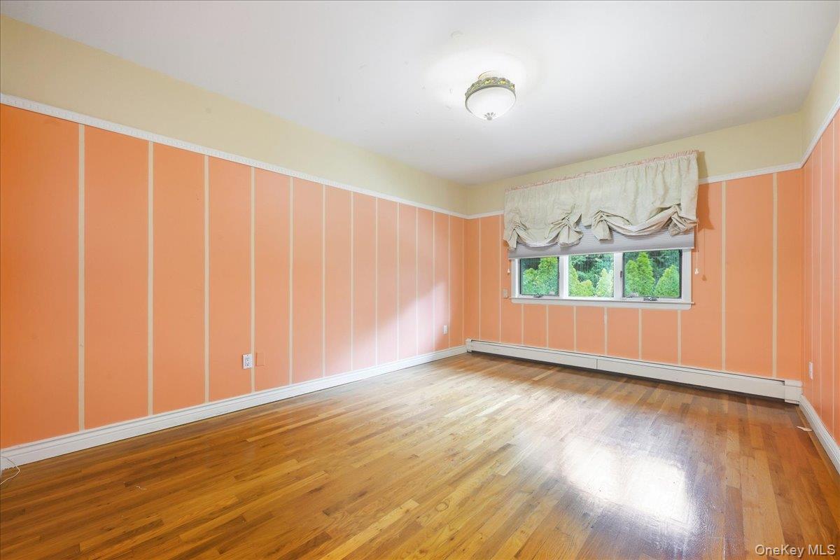 Single Family Royal Way Nassau County, NY 11040, MLS-1056033-21