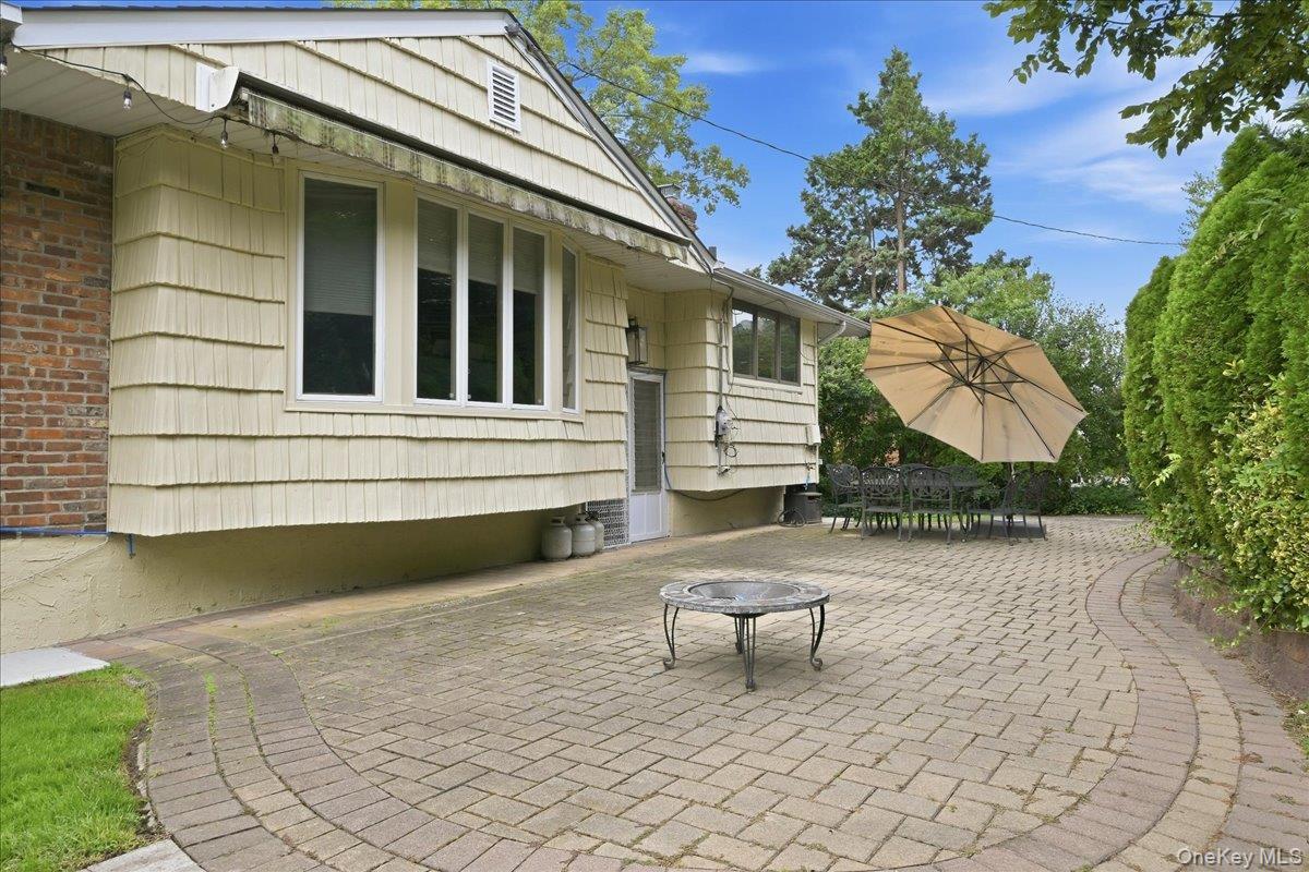 Single Family Royal Way Nassau County, NY 11040, MLS-1056033-33