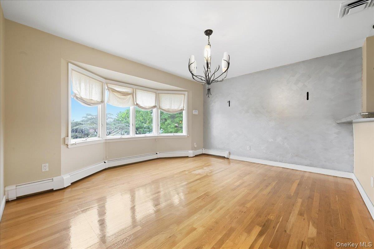 Single Family Royal Way Nassau County, NY 11040, MLS-1056033-7