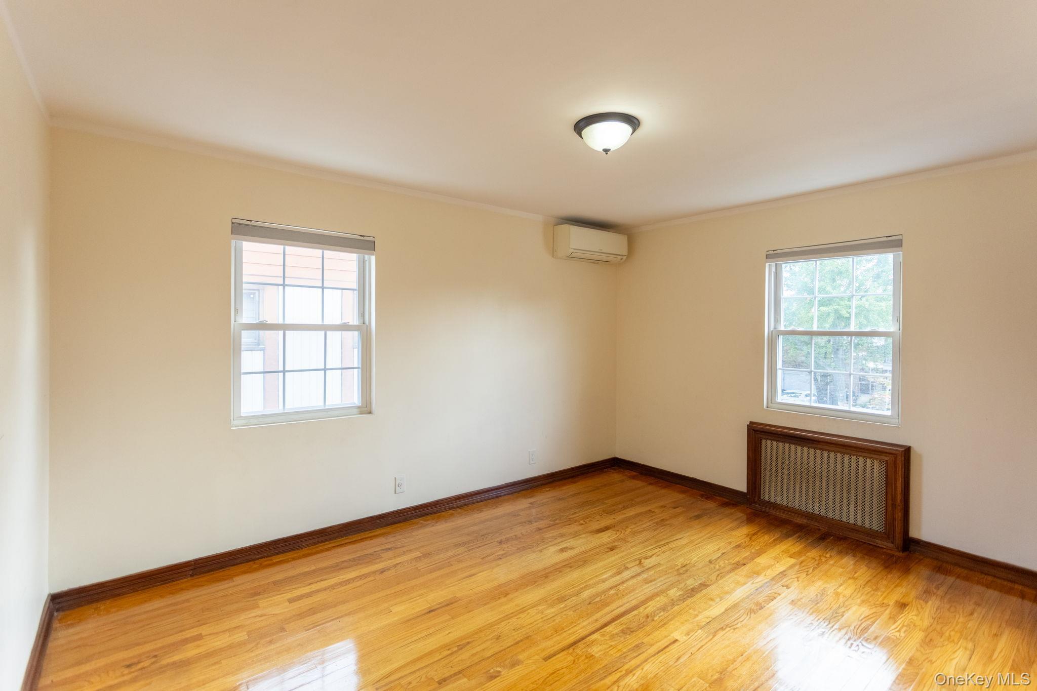 Single Family 189th Street  Queens, NY 11366, MLS-1056057-12