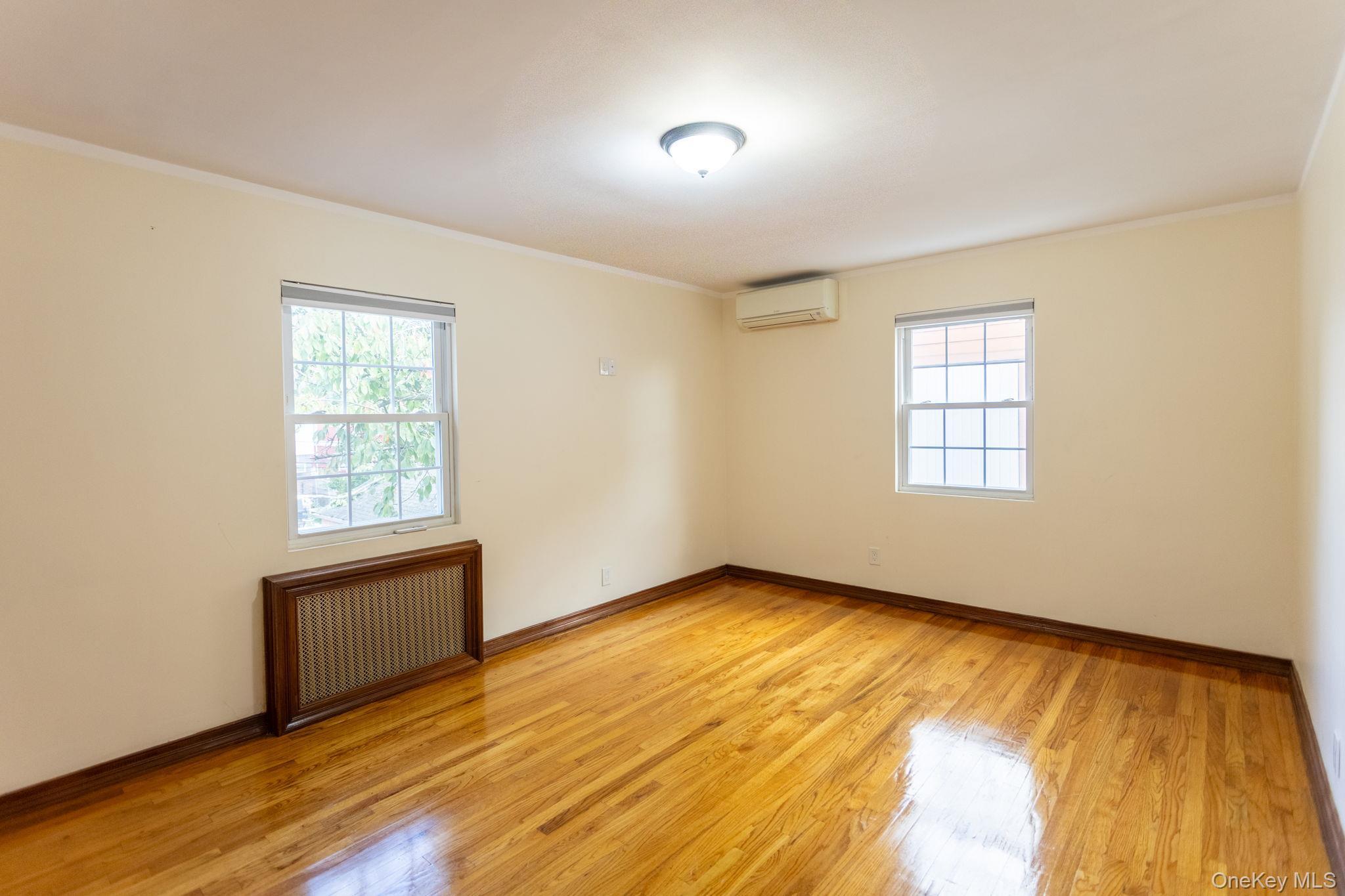 Single Family 189th Street  Queens, NY 11366, MLS-1056057-13
