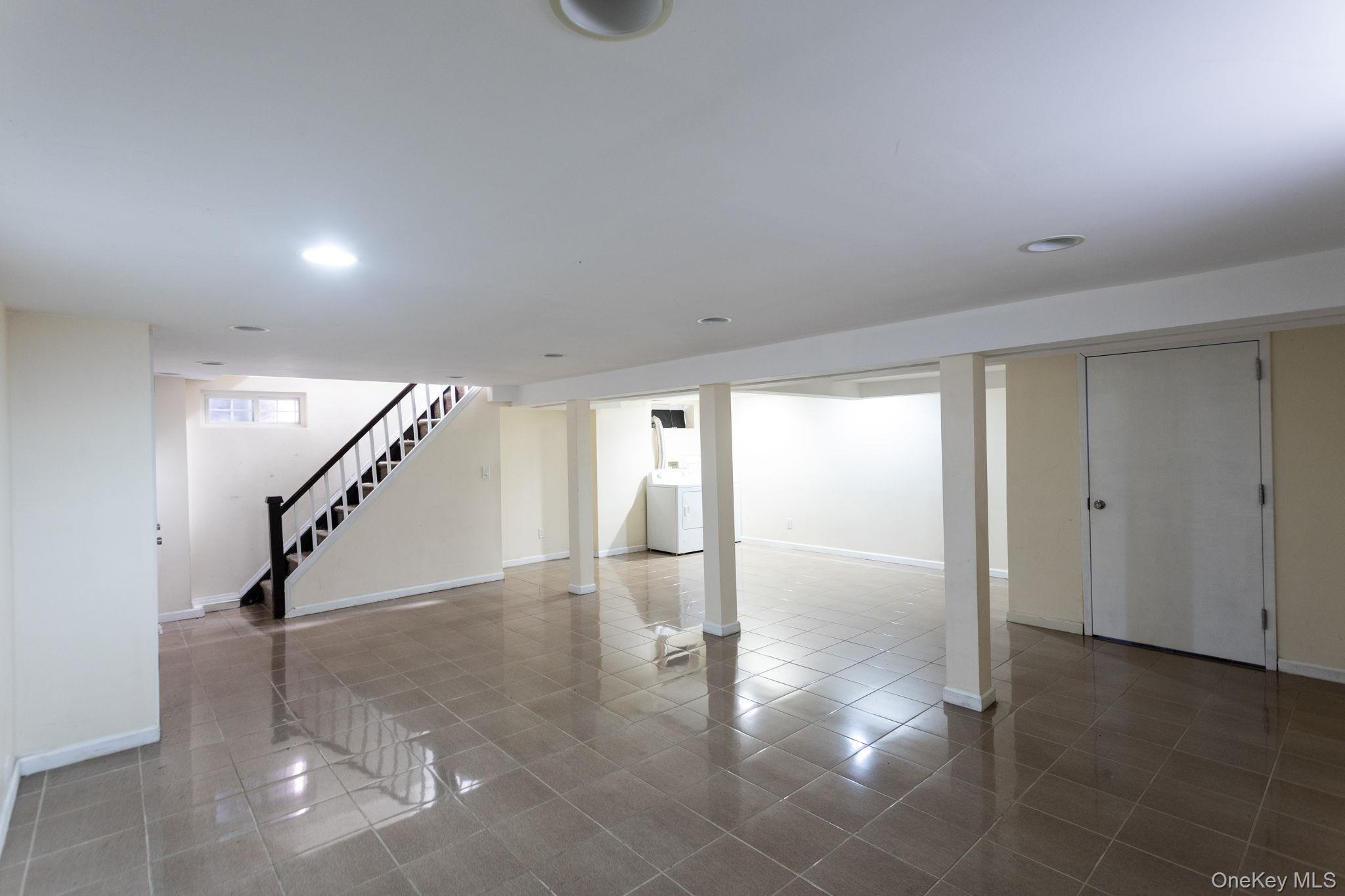Single Family 189th Street  Queens, NY 11366, MLS-1056057-17