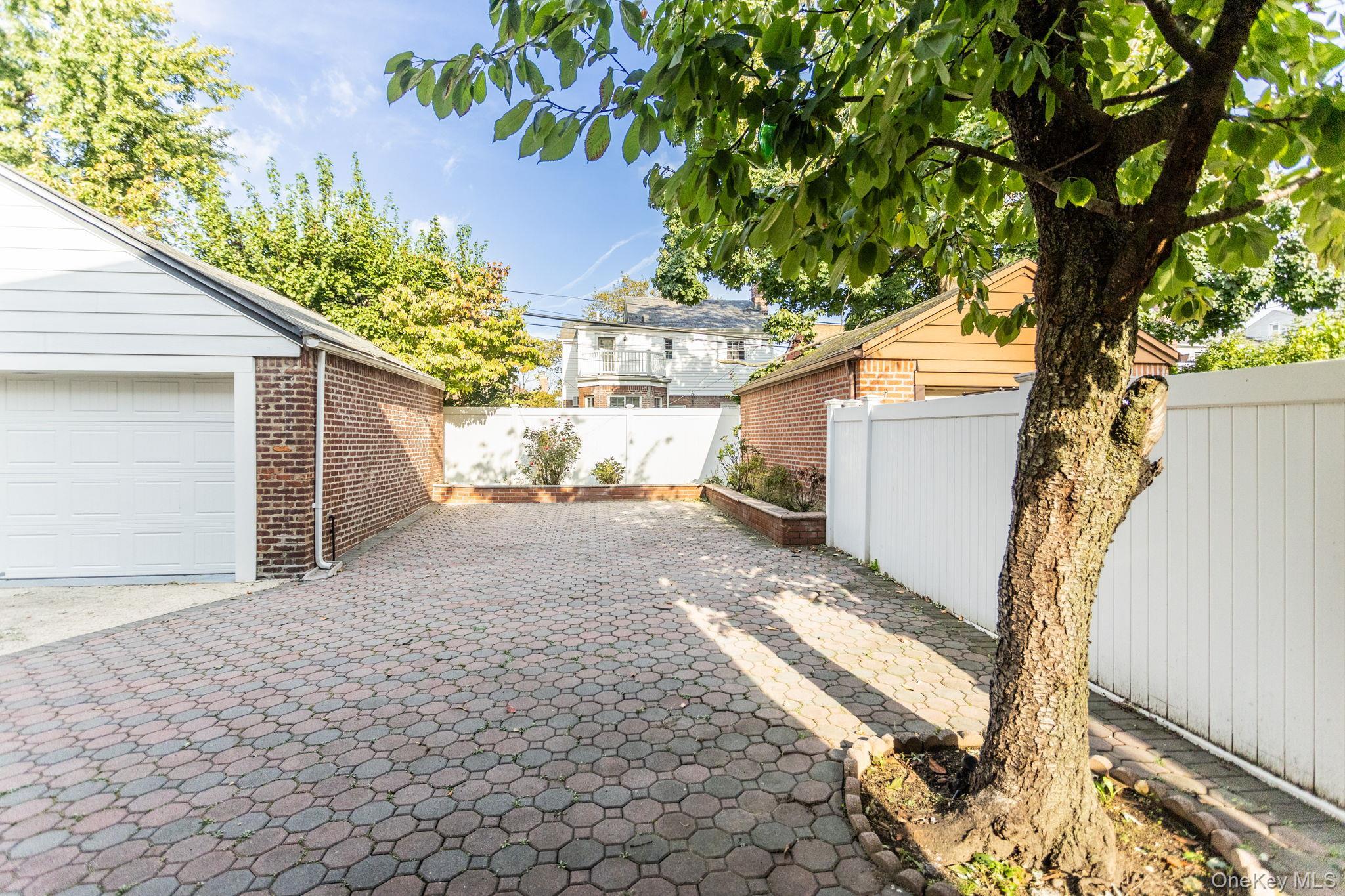 Single Family 189th Street  Queens, NY 11366, MLS-1056057-19