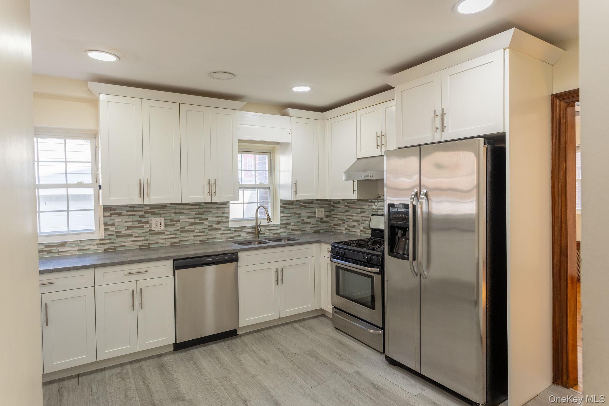 Single Family 189th Street  Queens, NY 11366, MLS-1056057-8