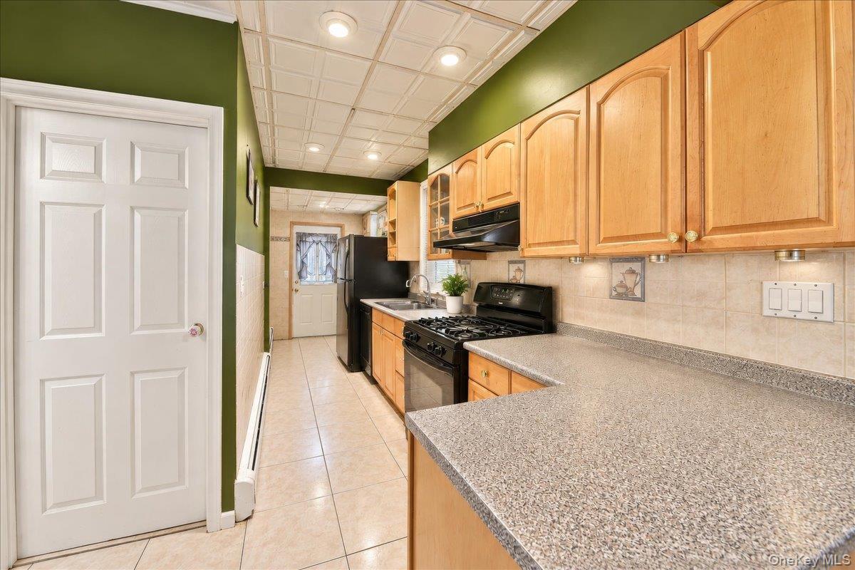 Single Family Lucerne Street  Bronx, NY 10465, MLS-1056083-10
