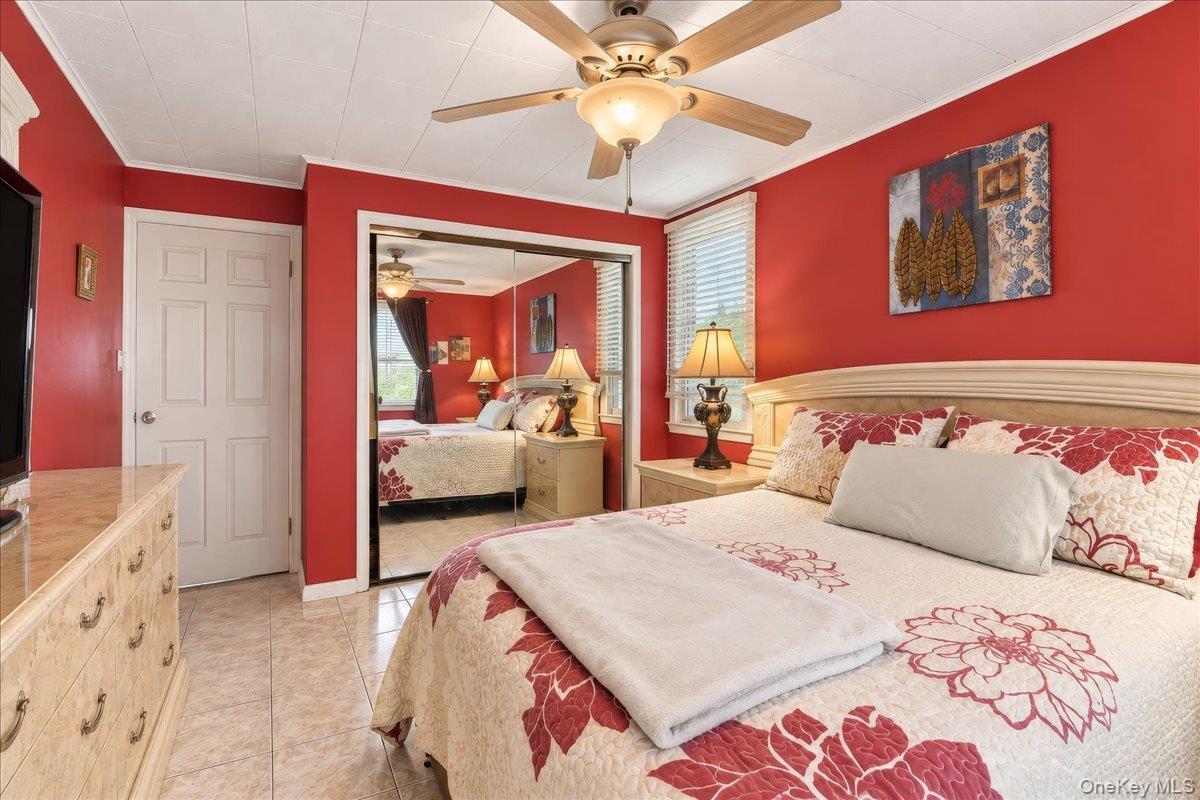 Single Family Lucerne Street  Bronx, NY 10465, MLS-1056083-12