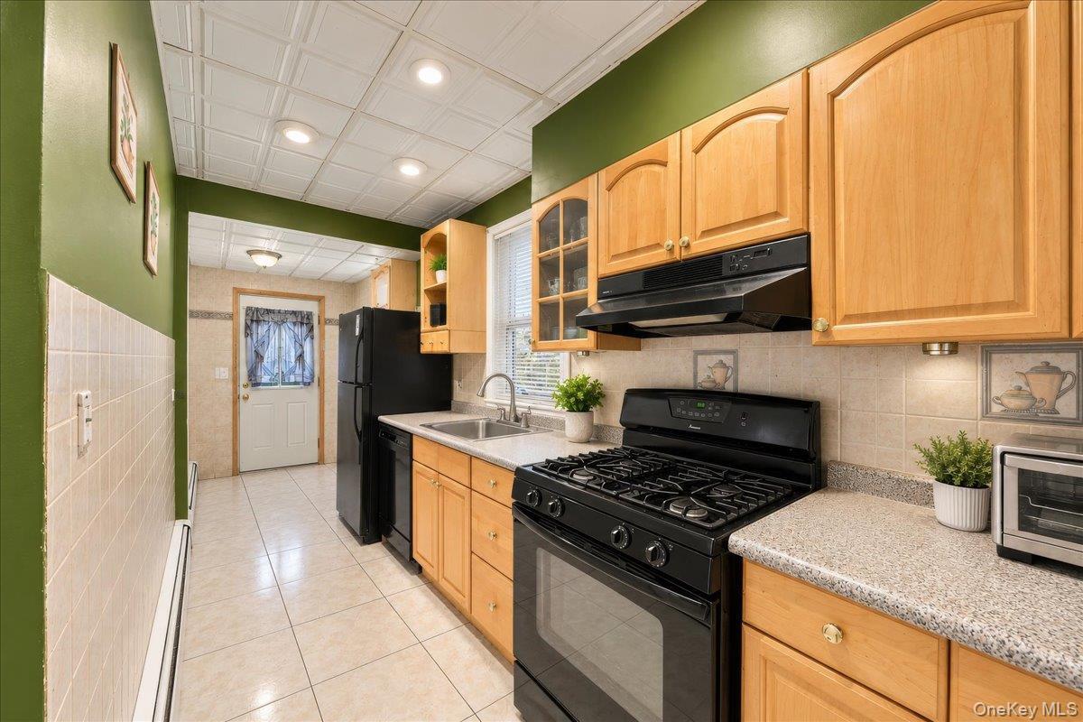 Single Family Lucerne Street  Bronx, NY 10465, MLS-1056083-9