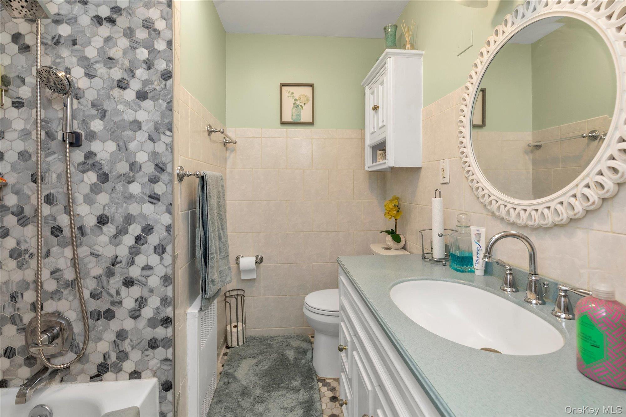 Single Family 192nd Street Queens, NY 11413, MLS-1056127-13