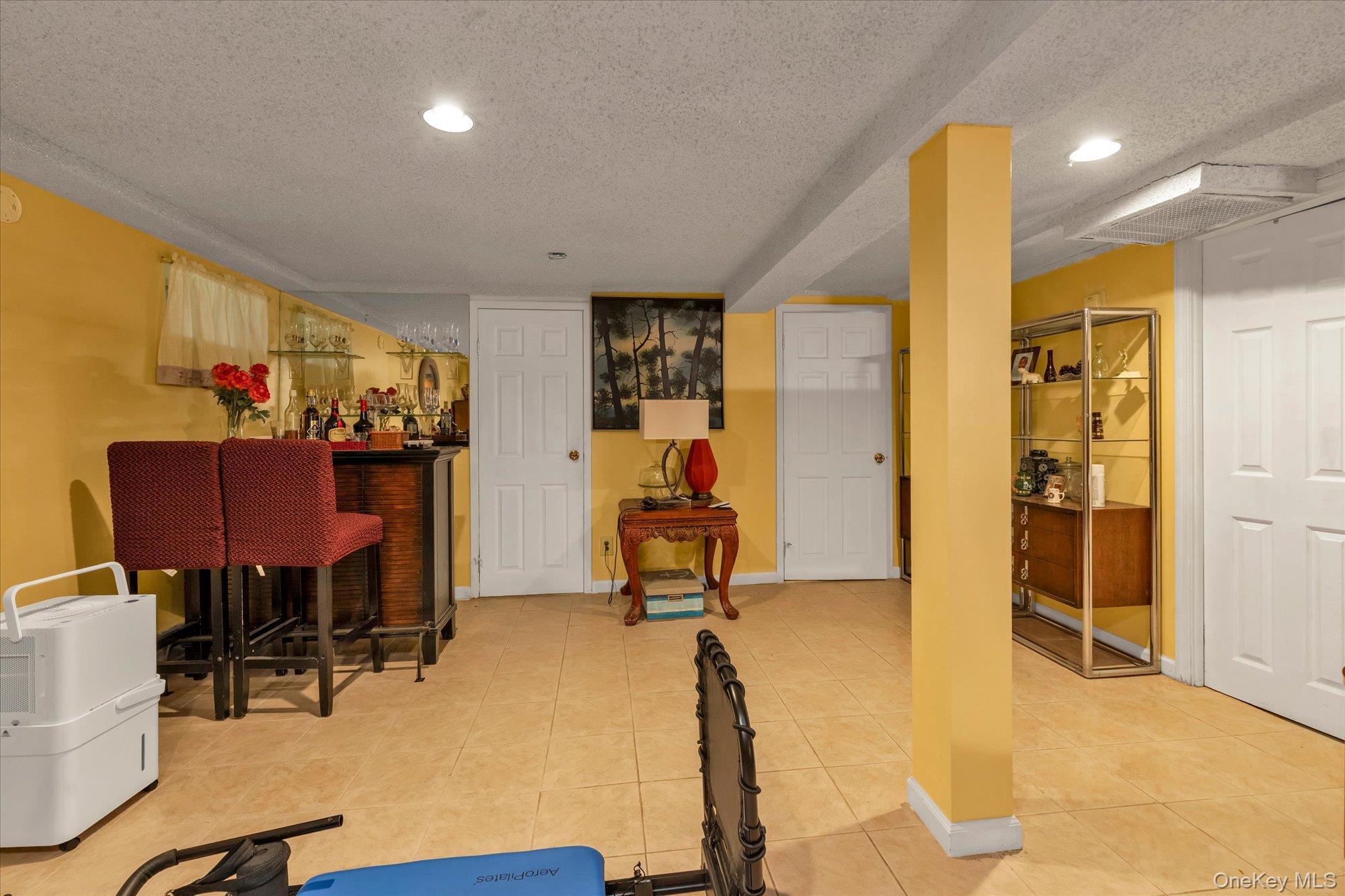 Single Family 192nd Street Queens, NY 11413, MLS-1056127-16
