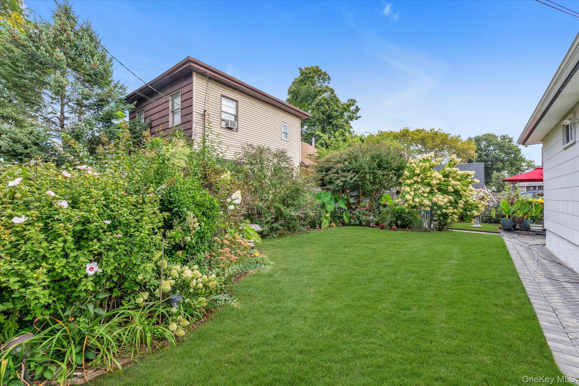 Single Family 192nd Street Queens, NY 11413, MLS-1056127-18