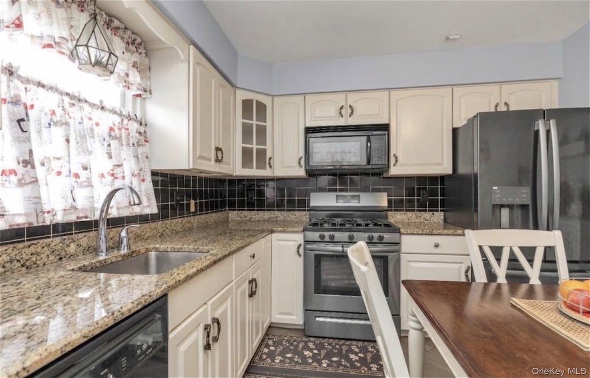 Single Family 192nd Street Queens, NY 11413, MLS-1056127-5