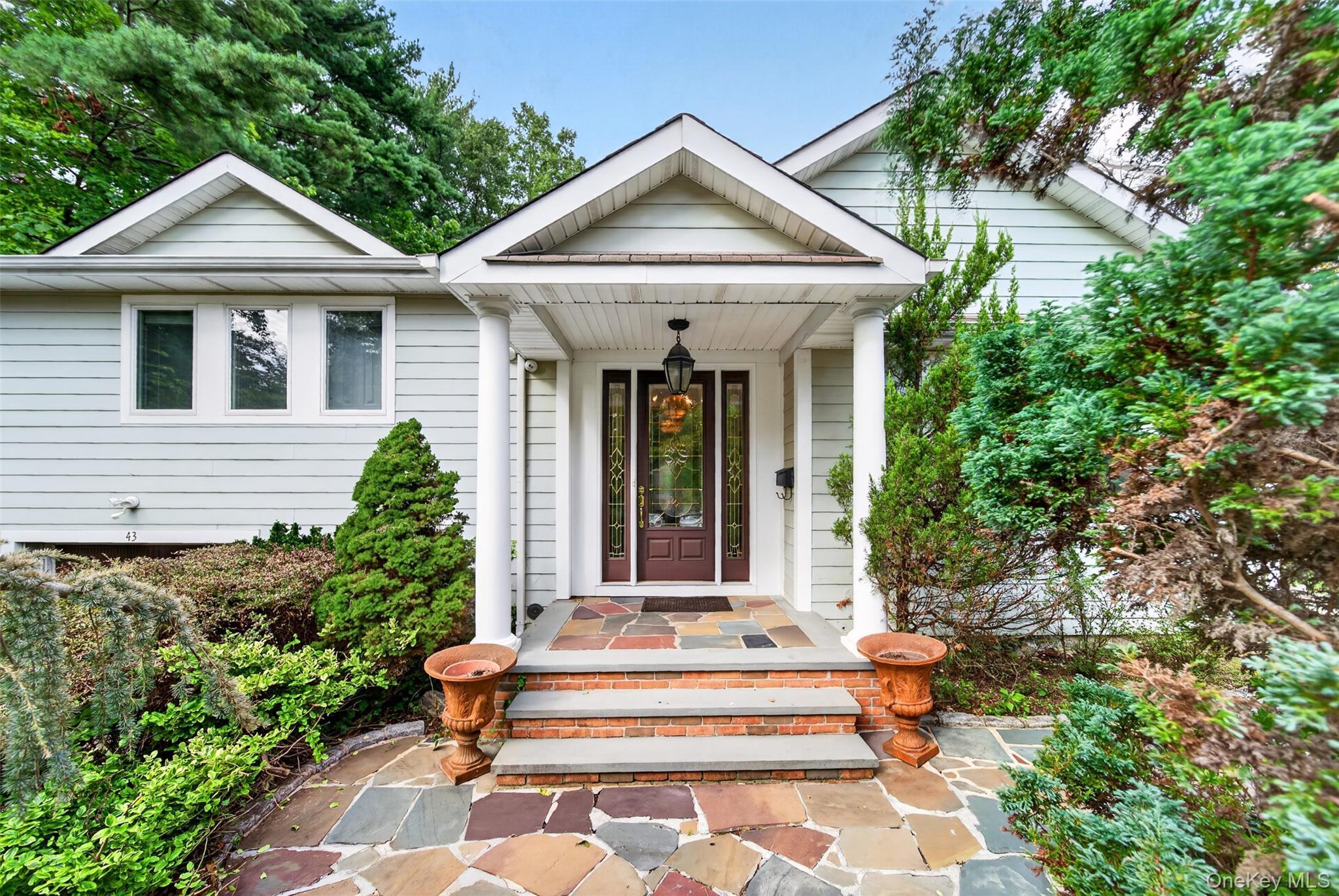 Single Family Fernwood Lane  Nassau County, NY 11576, MLS-1056132-2