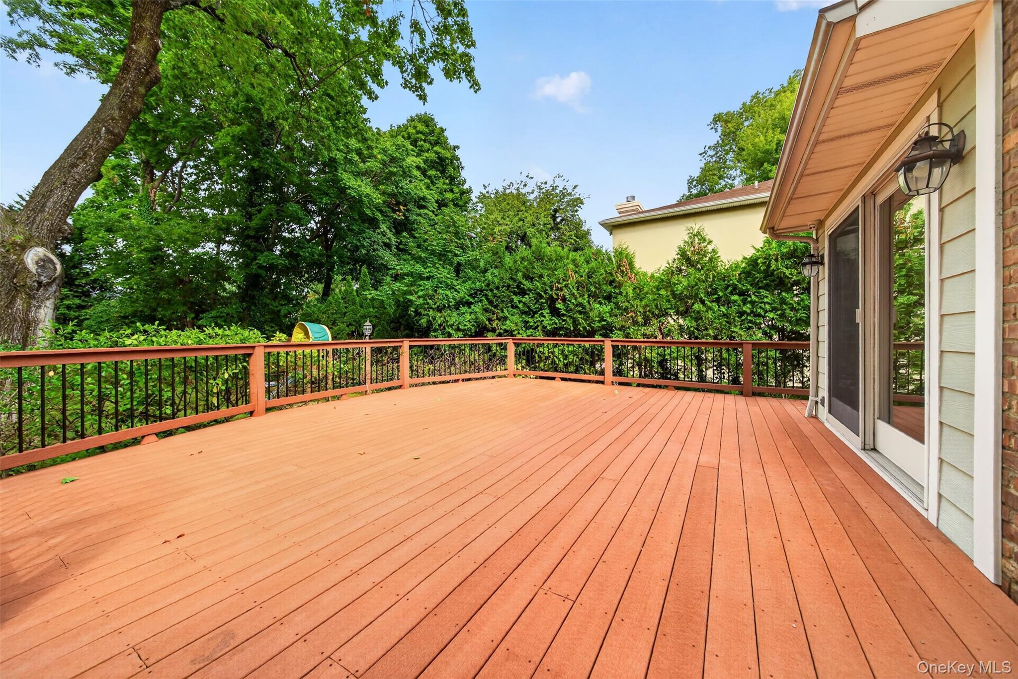 Single Family Fernwood Lane  Nassau County, NY 11576, MLS-1056132-22