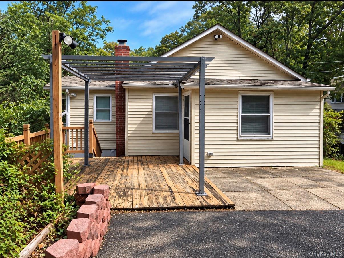 Single Family Amityville Road  Suffolk County, NY 11789, MLS-1056174-2