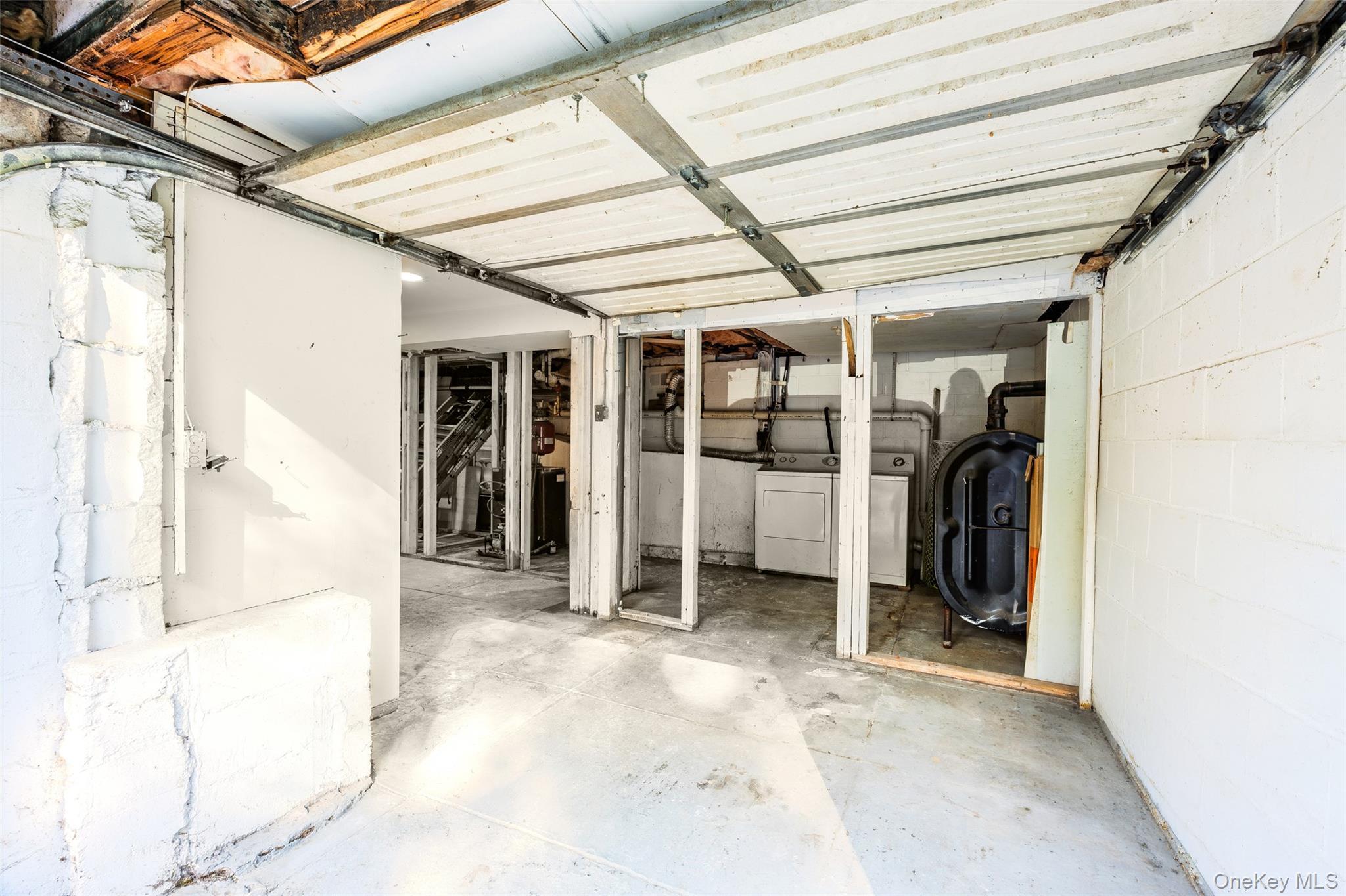 Single Family Amityville Road  Suffolk County, NY 11789, MLS-1056174-23
