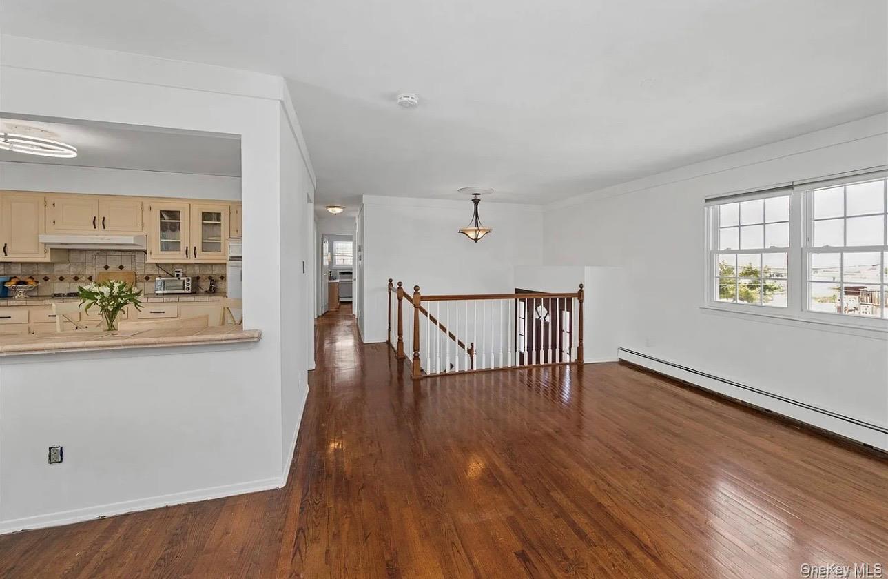 Single Family Acapulco Street  Nassau County, NY 11509, MLS-1056175-12