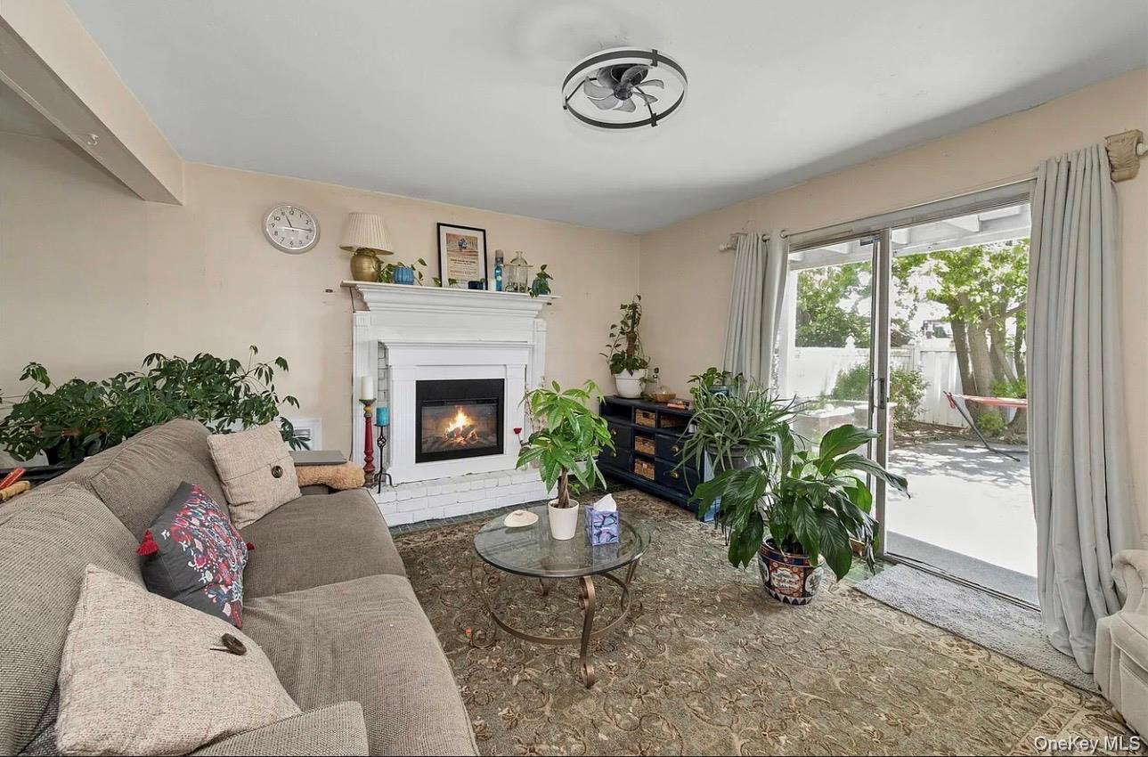 Single Family Acapulco Street  Nassau County, NY 11509, MLS-1056175-21