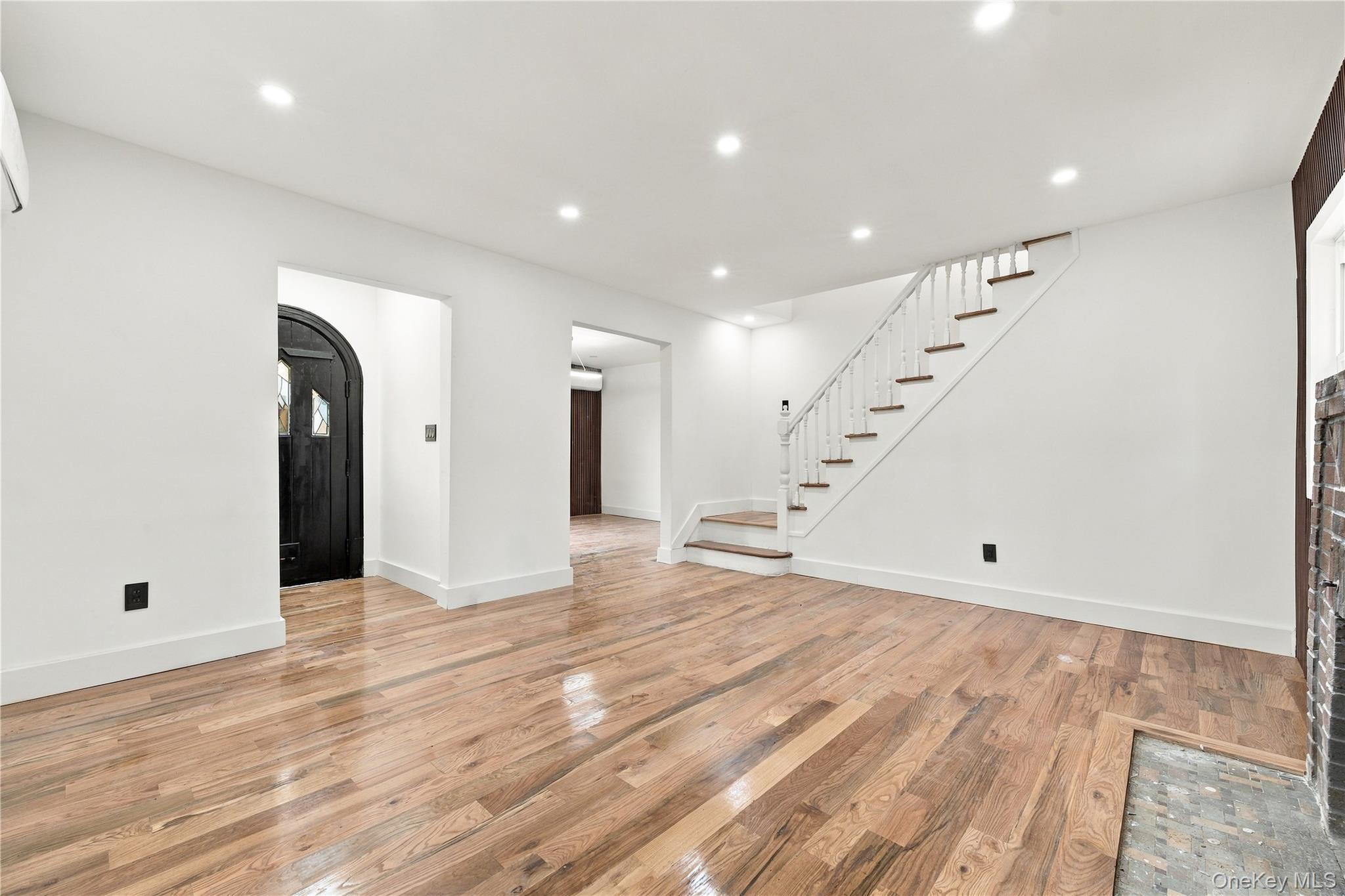 Single Family 139th Avenue  Queens, NY 11413, MLS-1056177-11