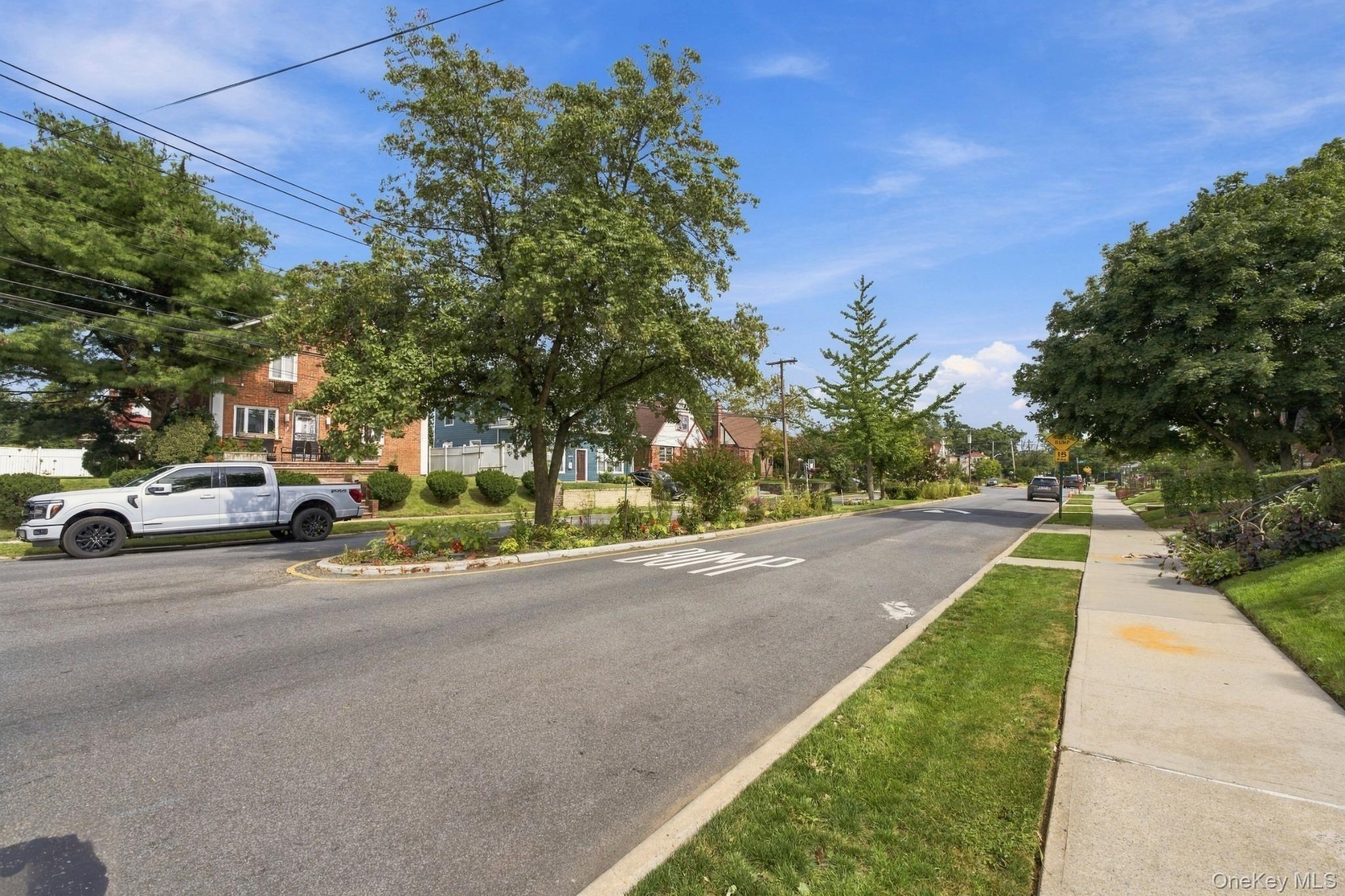 Single Family 139th Avenue  Queens, NY 11413, MLS-1056177-25
