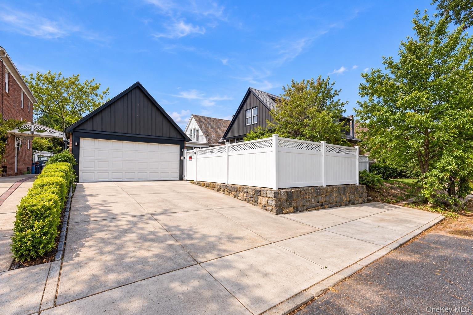 Single Family 139th Avenue  Queens, NY 11413, MLS-1056177-29
