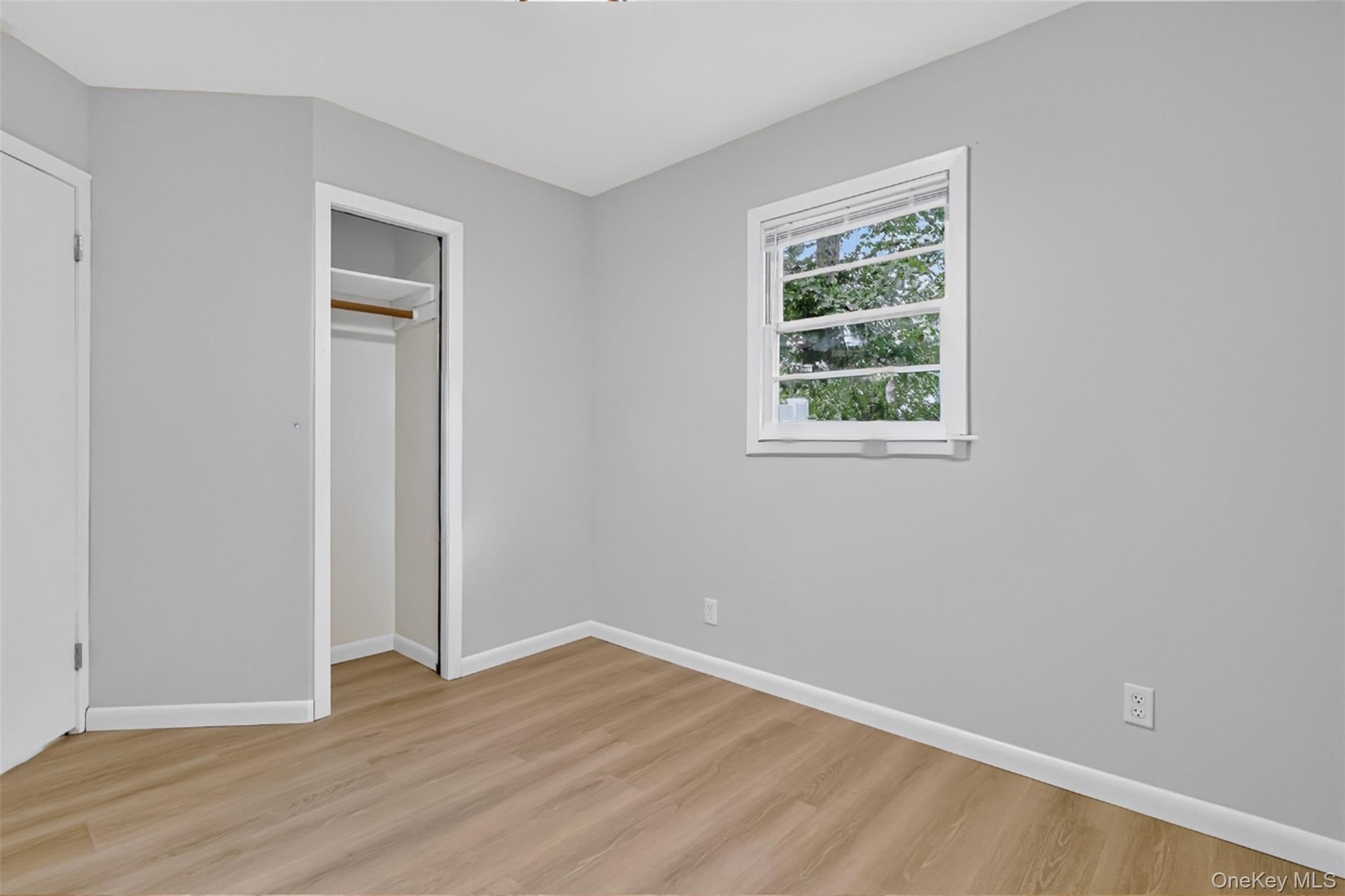 Single Family Lake Promenade Suffolk County, NY 11779, MLS-1056187-11