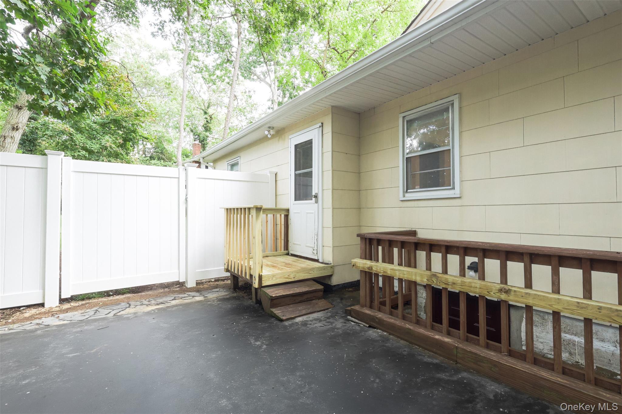 Single Family Lake Promenade Suffolk County, NY 11779, MLS-1056187-13