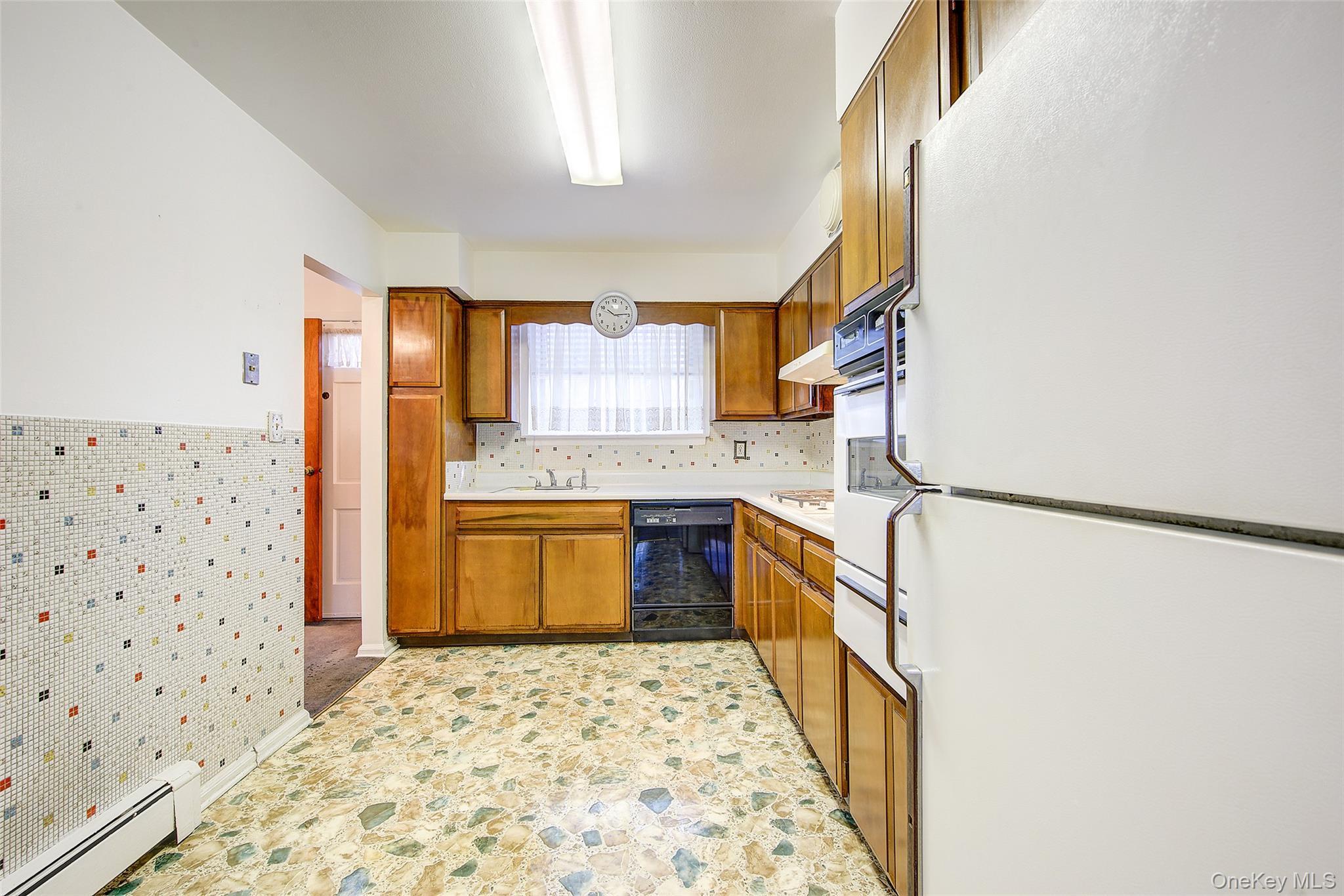 Single Family 76th Street  Queens, NY 11370, MLS-1056196-11