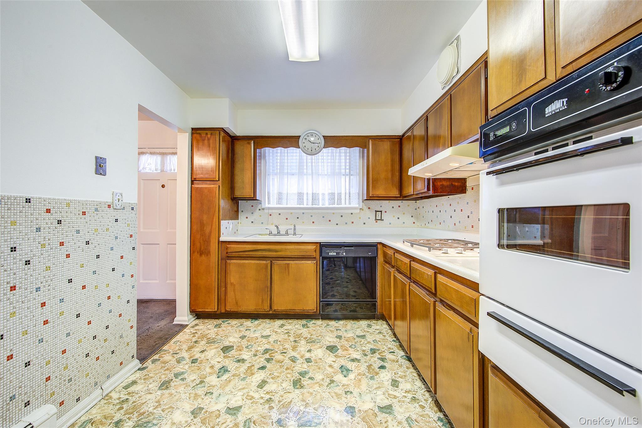 Single Family 76th Street  Queens, NY 11370, MLS-1056196-9