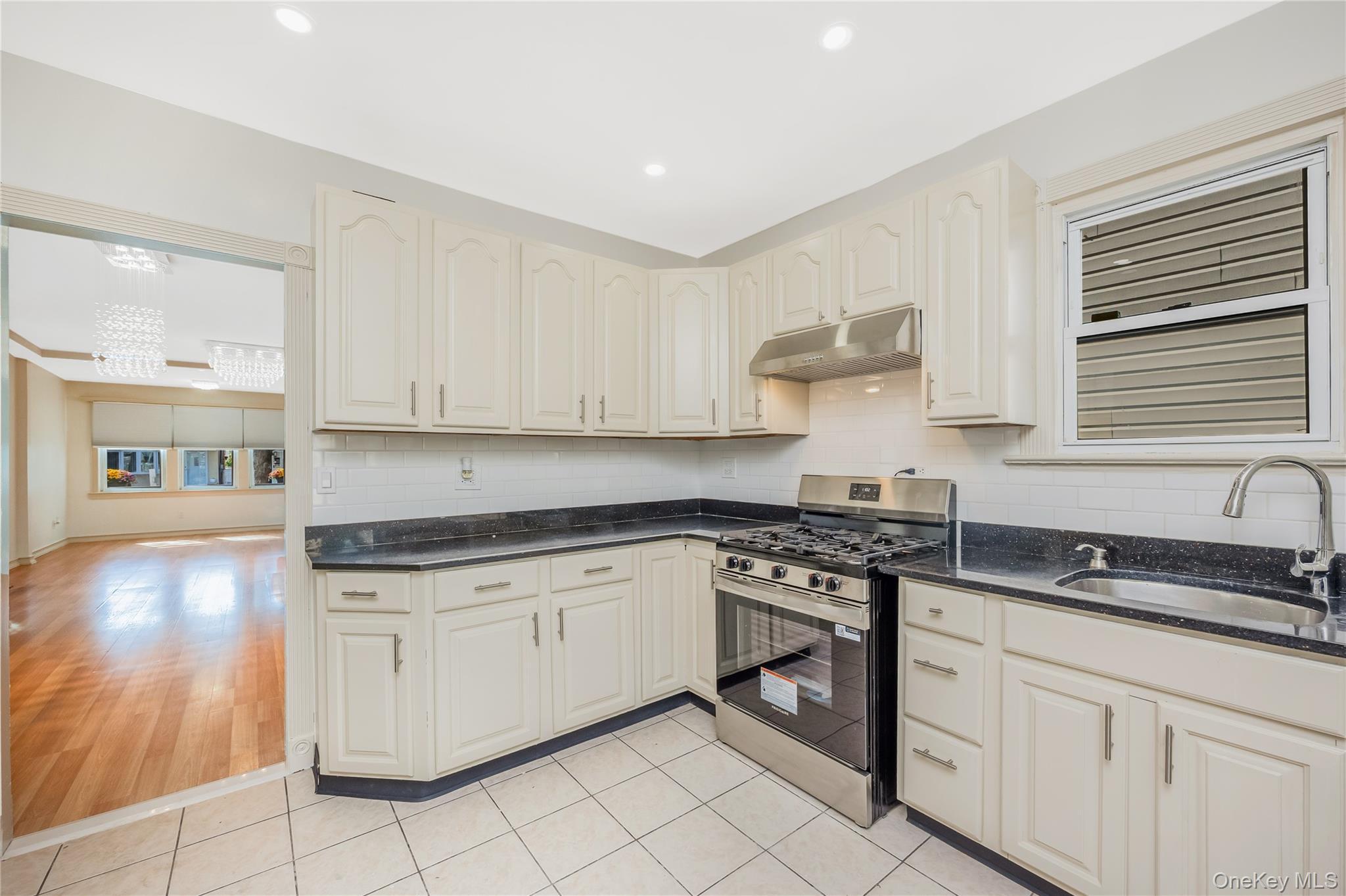 Single Family 107th Avenue Queens, NY 11417, MLS-1056273-20