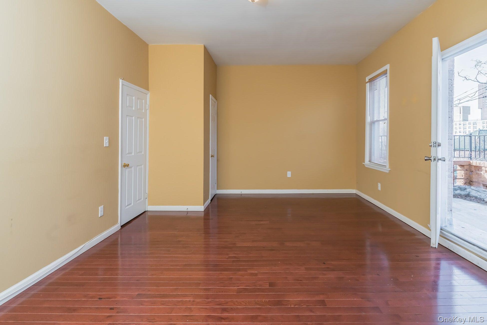 Single Family Wilder Avenue Bronx, NY 10466, MLS-1056276-12