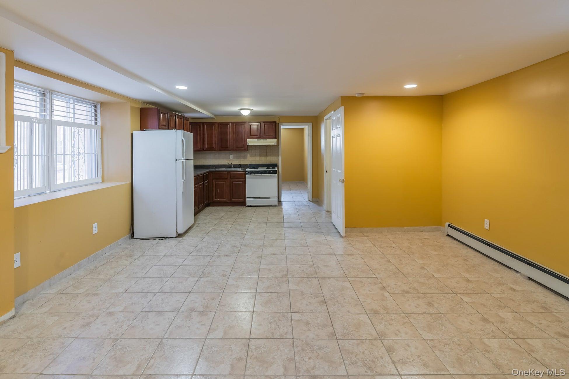 Single Family Wilder Avenue Bronx, NY 10466, MLS-1056276-2