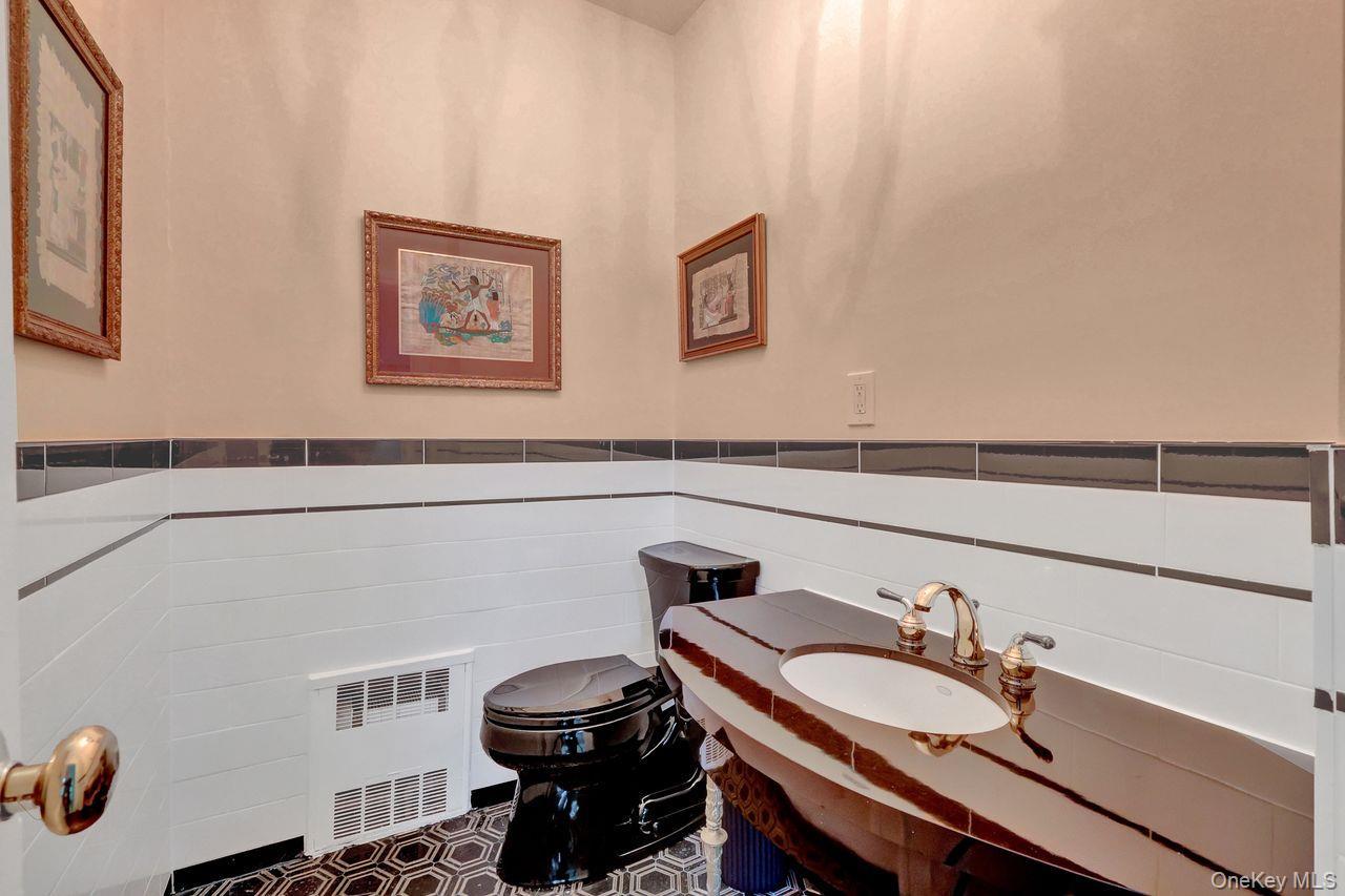 Single Family Grand Central Parkway  Queens, NY 11427, MLS-1056279-20