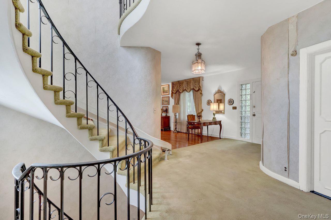 Single Family Grand Central Parkway  Queens, NY 11427, MLS-1056279-4