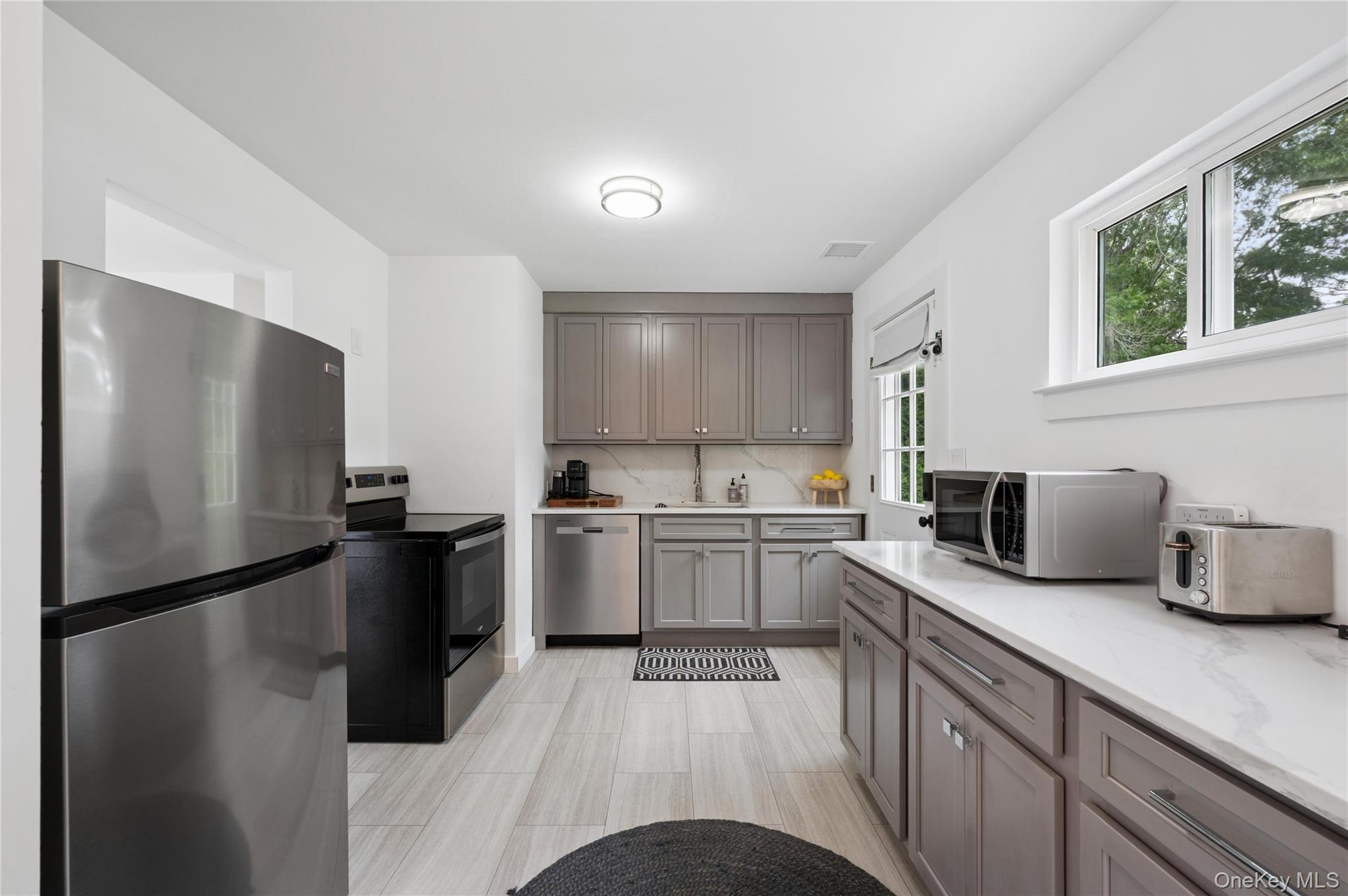 Single Family W Tiana Road Suffolk County, NY 11946, MLS-1056297-7