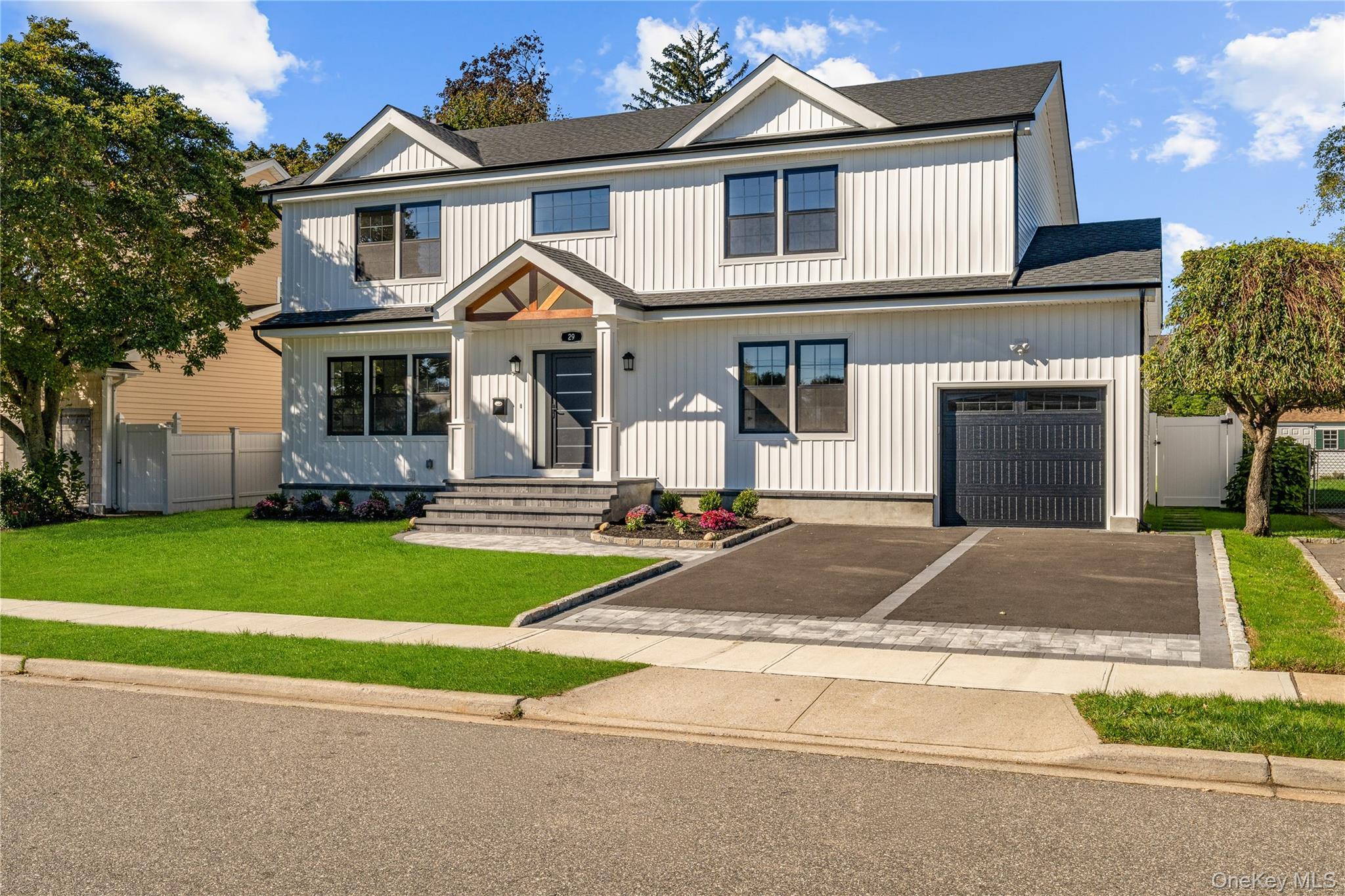 Single Family Melanie Lane  Nassau County, NY 11791, MLS-1056312-2
