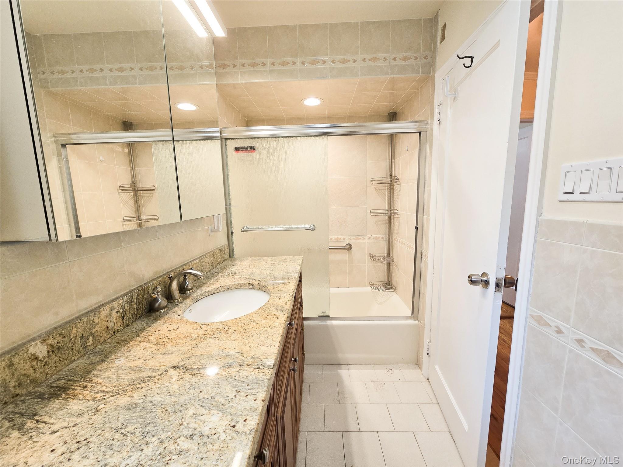 Single Family 215 Street Queens, NY 11364, MLS-1056341-20