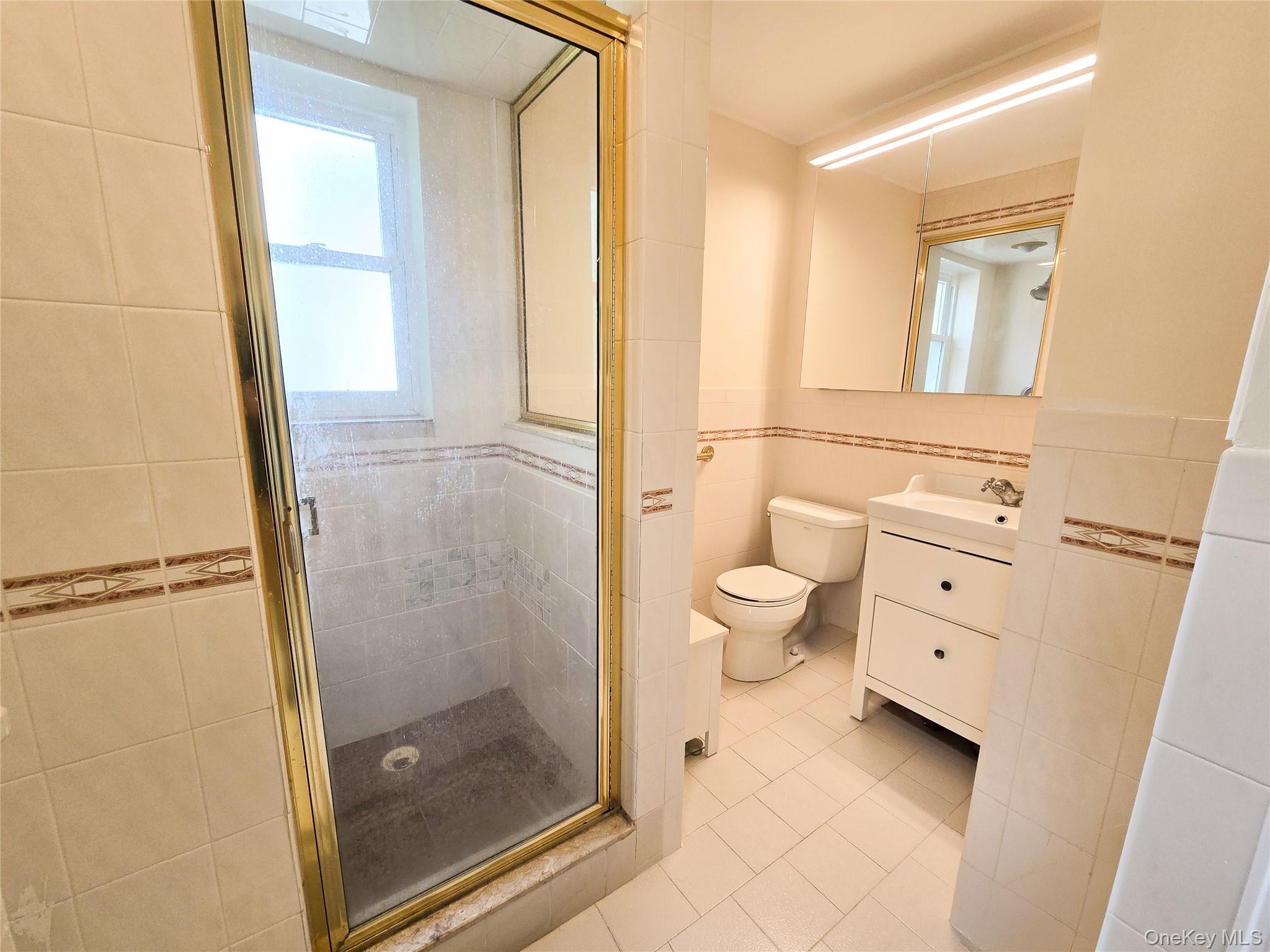 Single Family 215 Street Queens, NY 11364, MLS-1056341-21