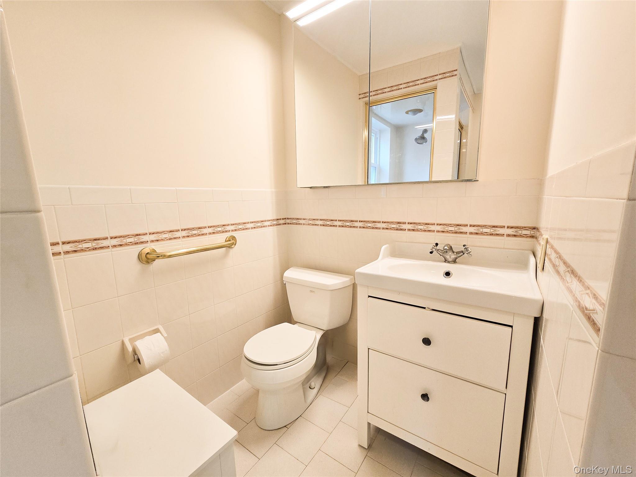 Single Family 215 Street Queens, NY 11364, MLS-1056341-22