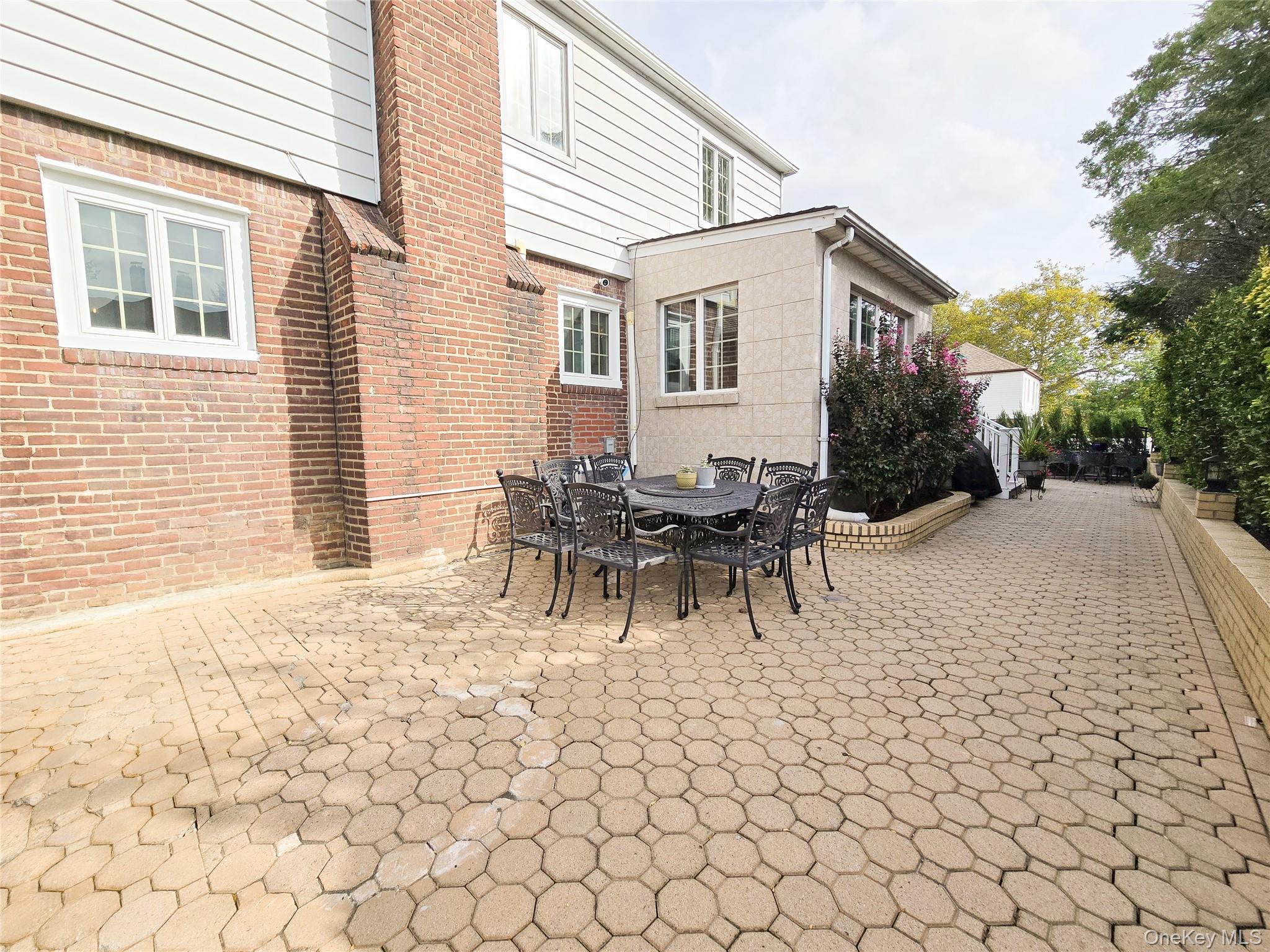 Single Family 215 Street Queens, NY 11364, MLS-1056341-34