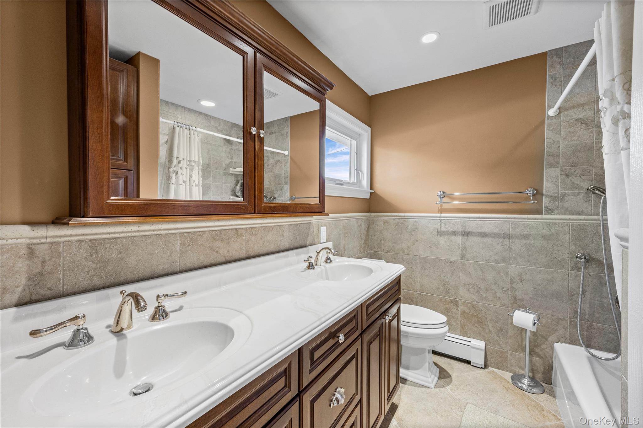 Single Family Elwood Road Suffolk County, NY 11731, MLS-1056342-21