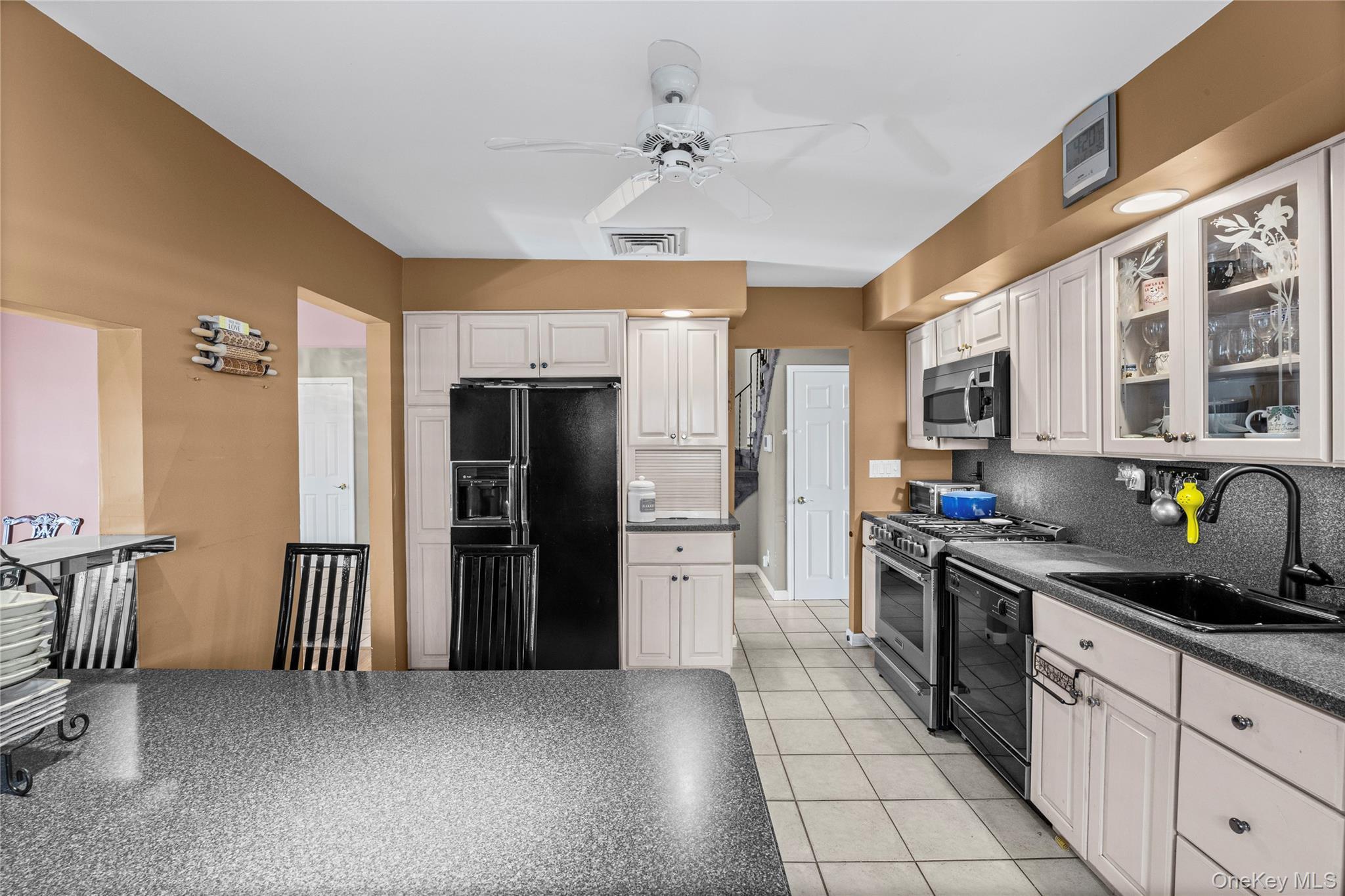 Single Family Elwood Road Suffolk County, NY 11731, MLS-1056342-4
