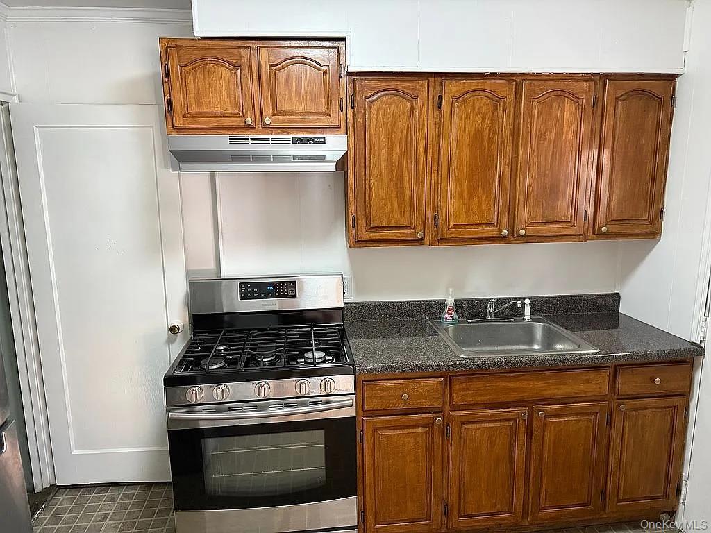 Single Family 11th Avenue  Queens, NY 11357, MLS-1056401-10