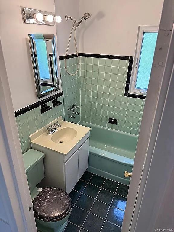 Single Family 11th Avenue  Queens, NY 11357, MLS-1056401-18