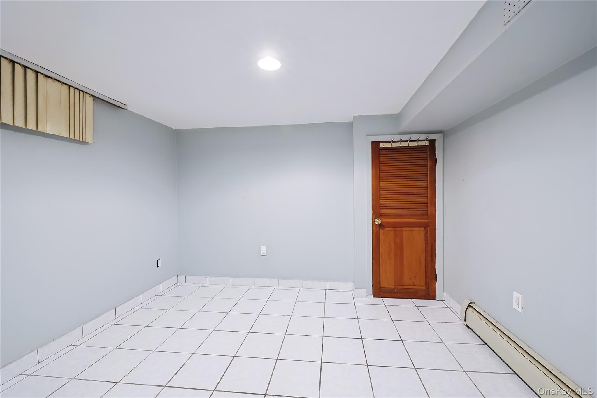 Single Family 84th Avenue  Queens, NY 11432, MLS-1056416-23