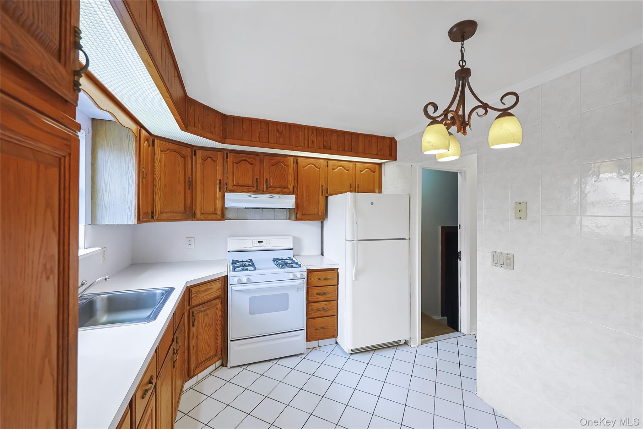 Single Family 84th Avenue  Queens, NY 11432, MLS-1056416-8
