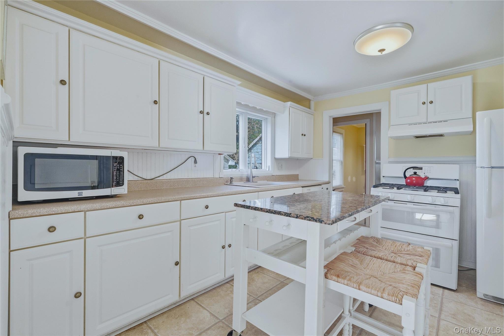 Single Family Linwood Place Ulster County, NY 12401, MLS-1056424-10
