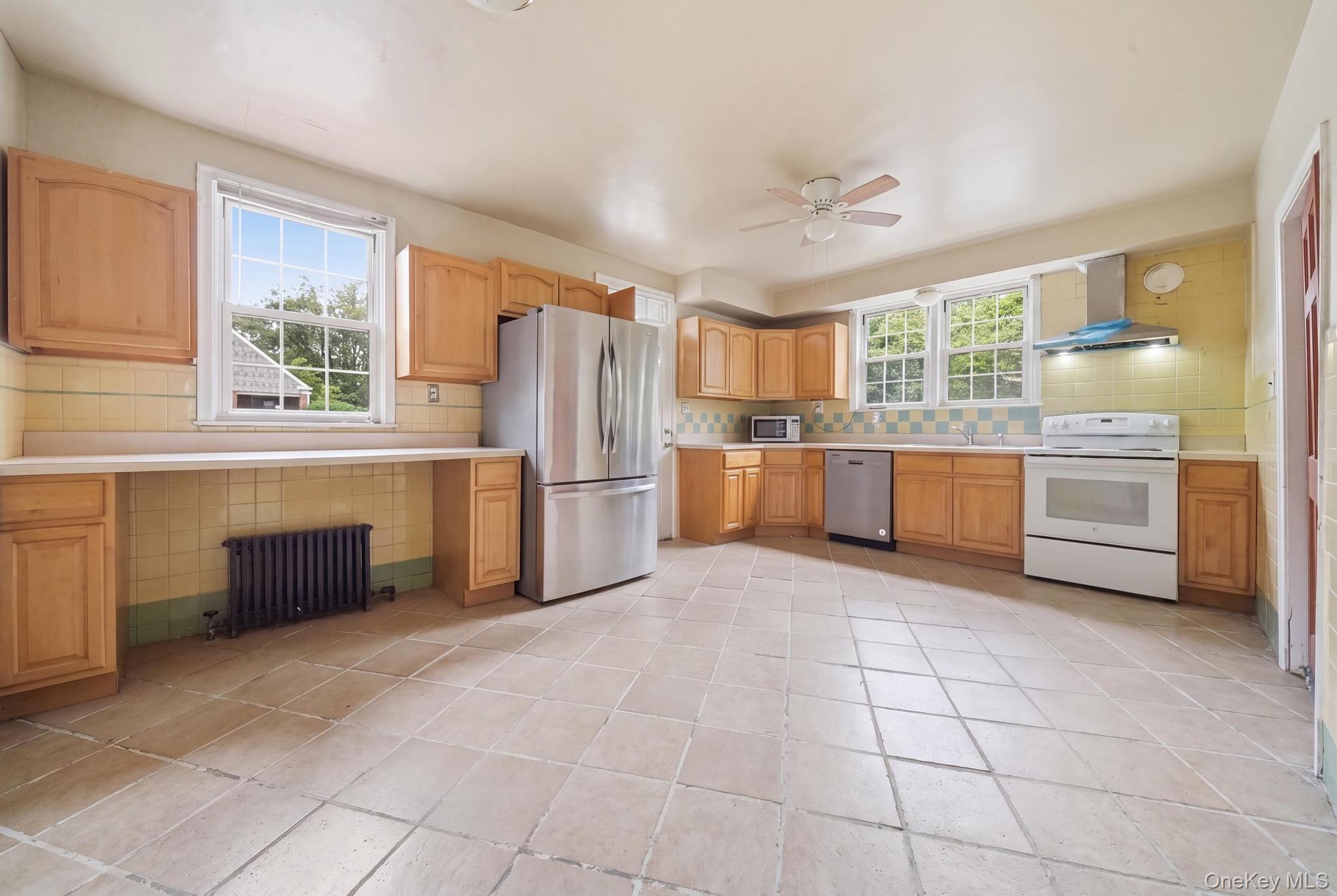 Single Family Tennyson Avenue  Nassau County, NY 11590, MLS-1056435-2