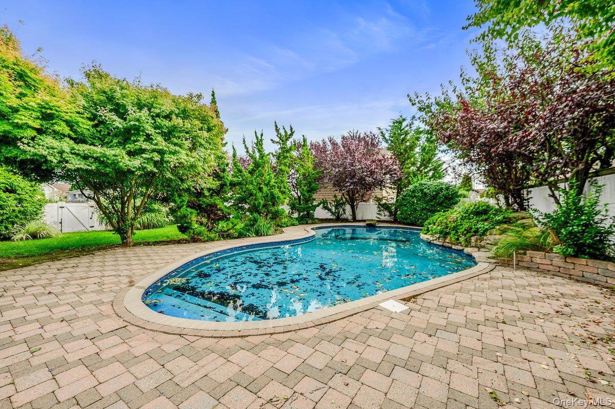 Single Family Coronado Street  Nassau County, NY 11509, MLS-1056437-35