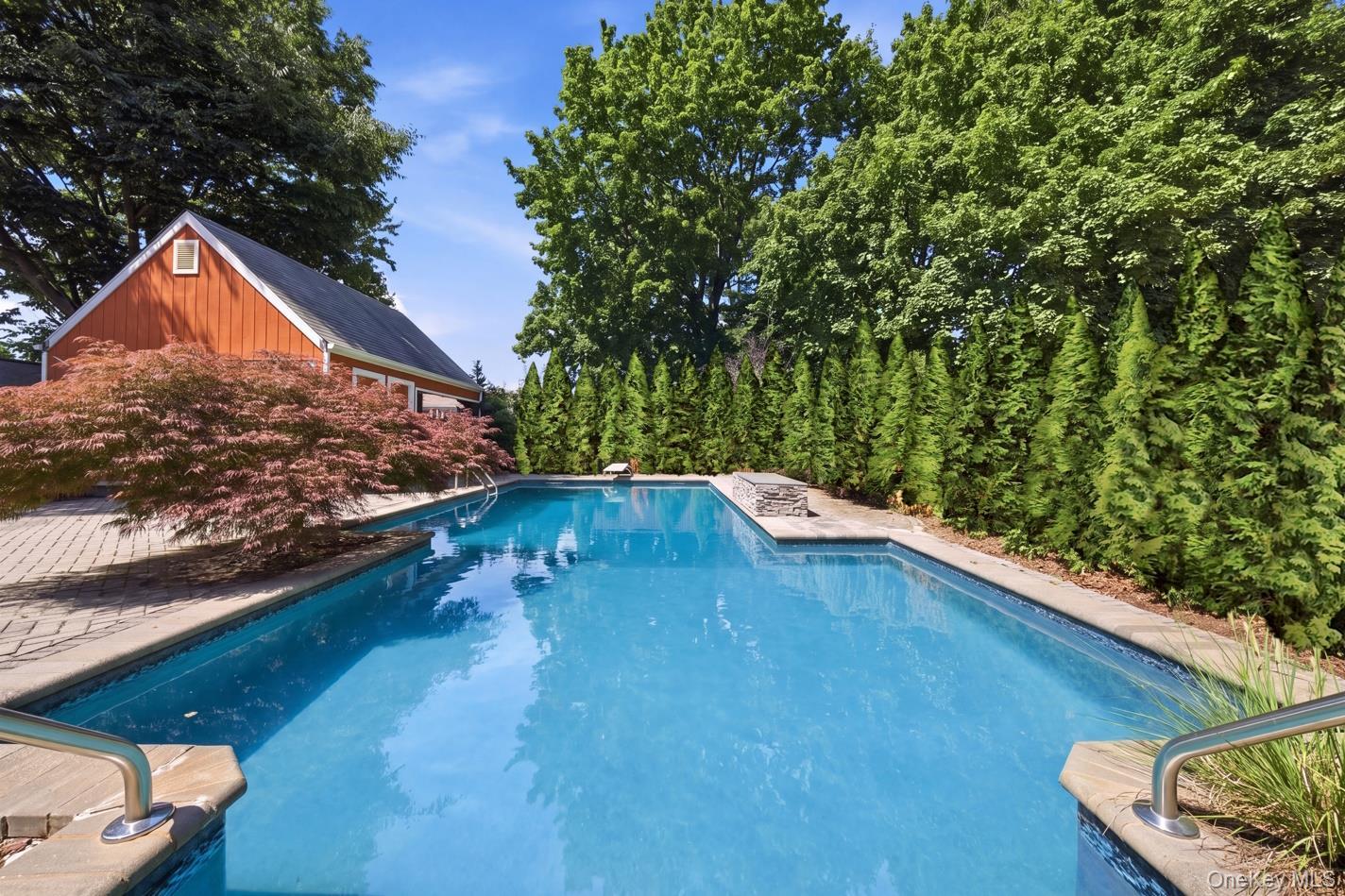 Single Family 5th Avenue Suffolk County, NY 11731, MLS-1056537-21
