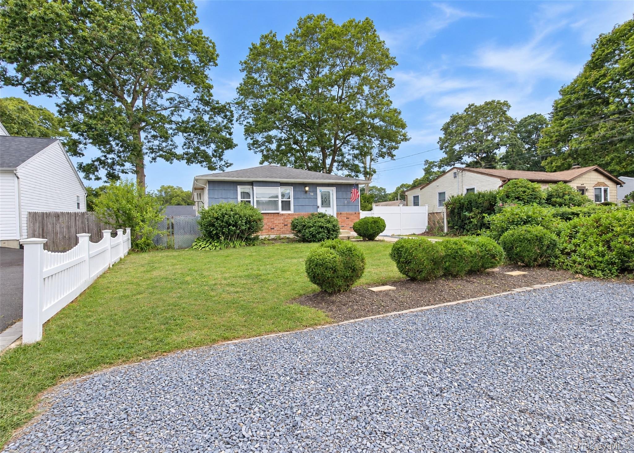 Single Family Robinwood Drive Suffolk County, NY 11951, MLS-1056646-2